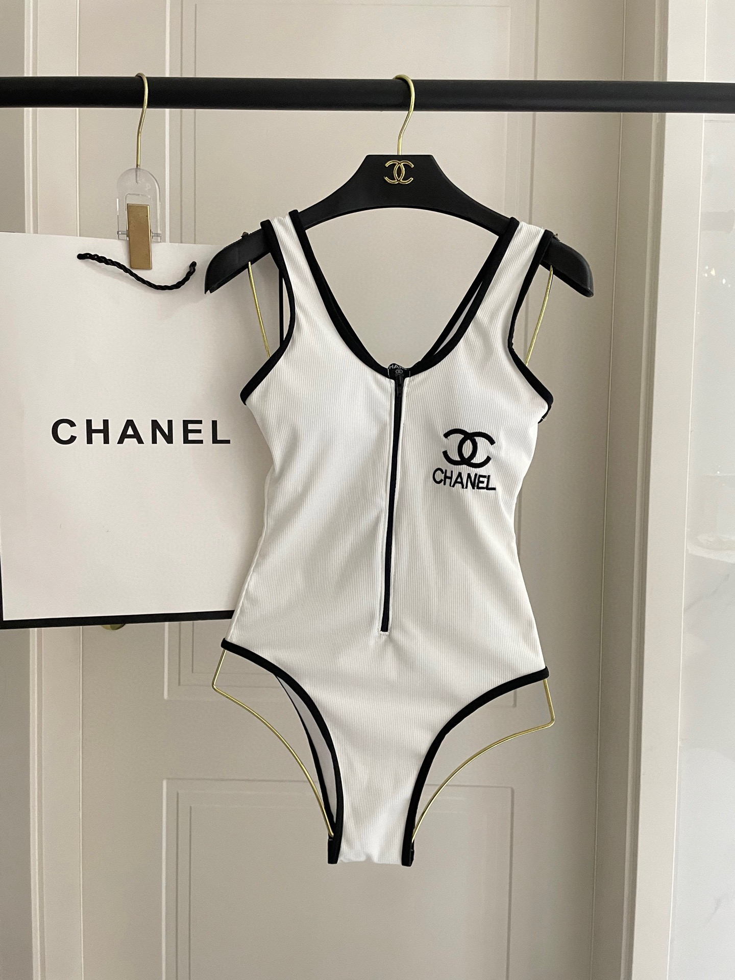 [TOP] CHANEL Knit One-Piece Swimsuit - 2 Color