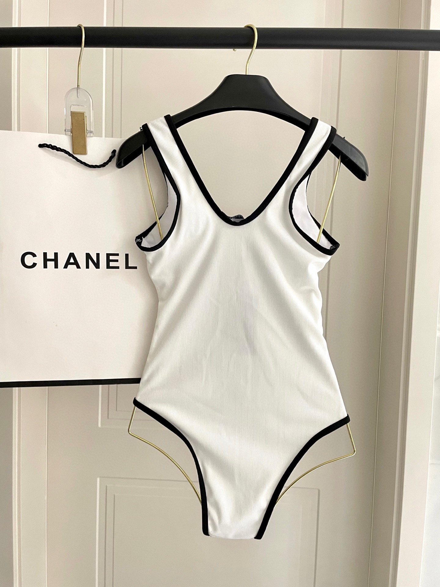 [TOP] CHANEL Knit One-Piece Swimsuit - 2 Color