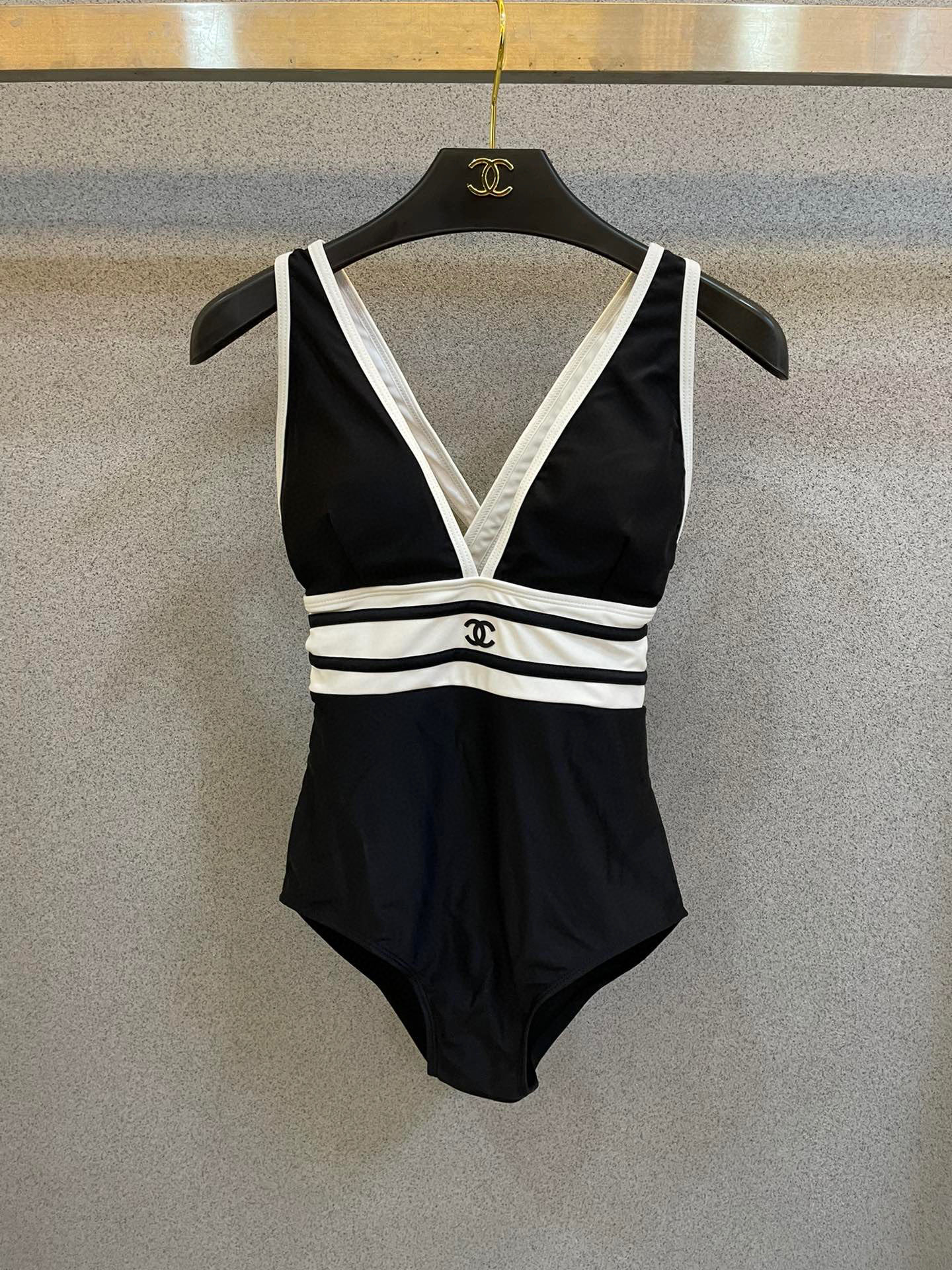 [TOP] CHANEL One-Piece Swimsuit - Black