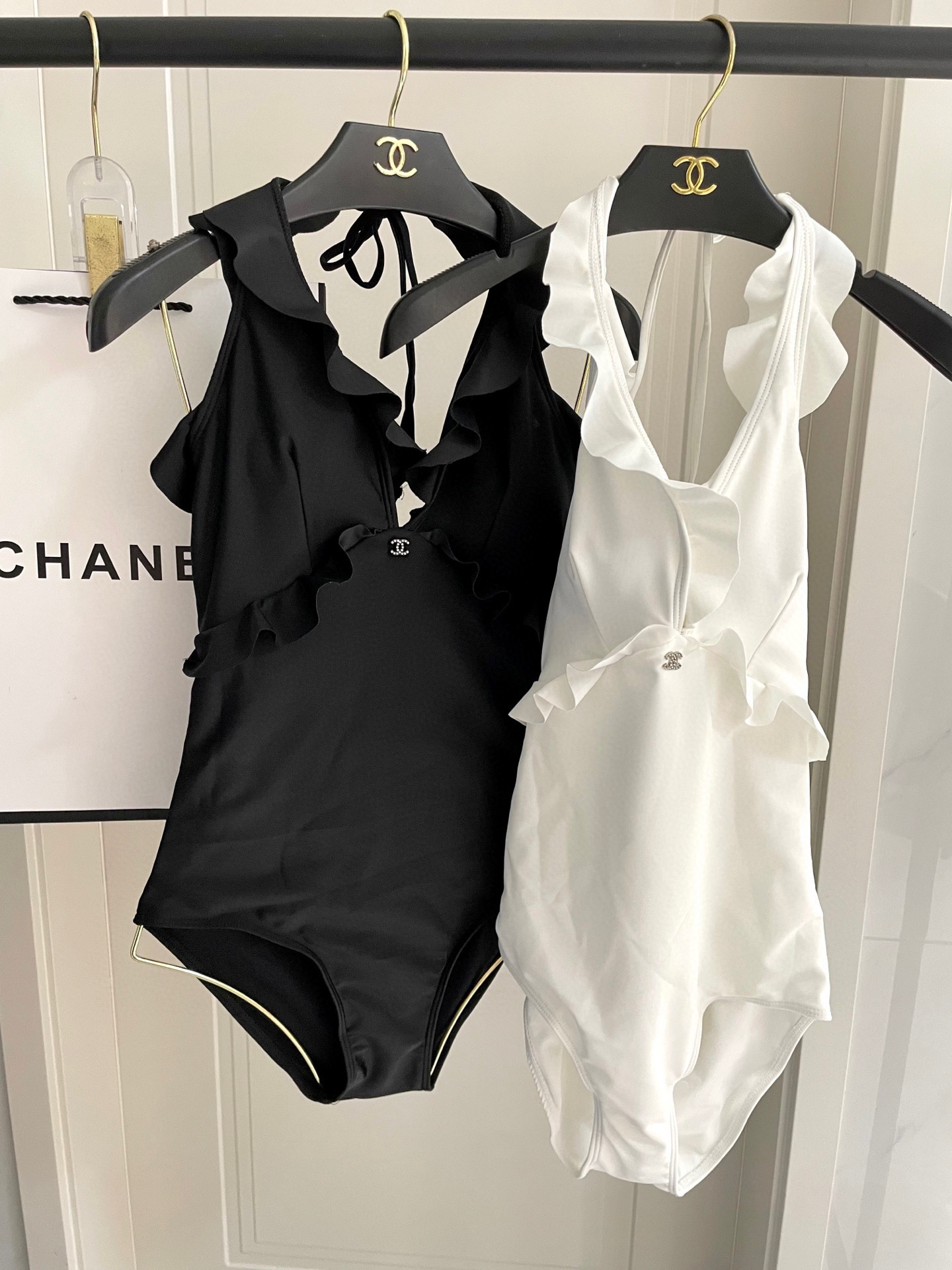 [TOP] CHANEL One-Piece Swimsuit - 2 Color