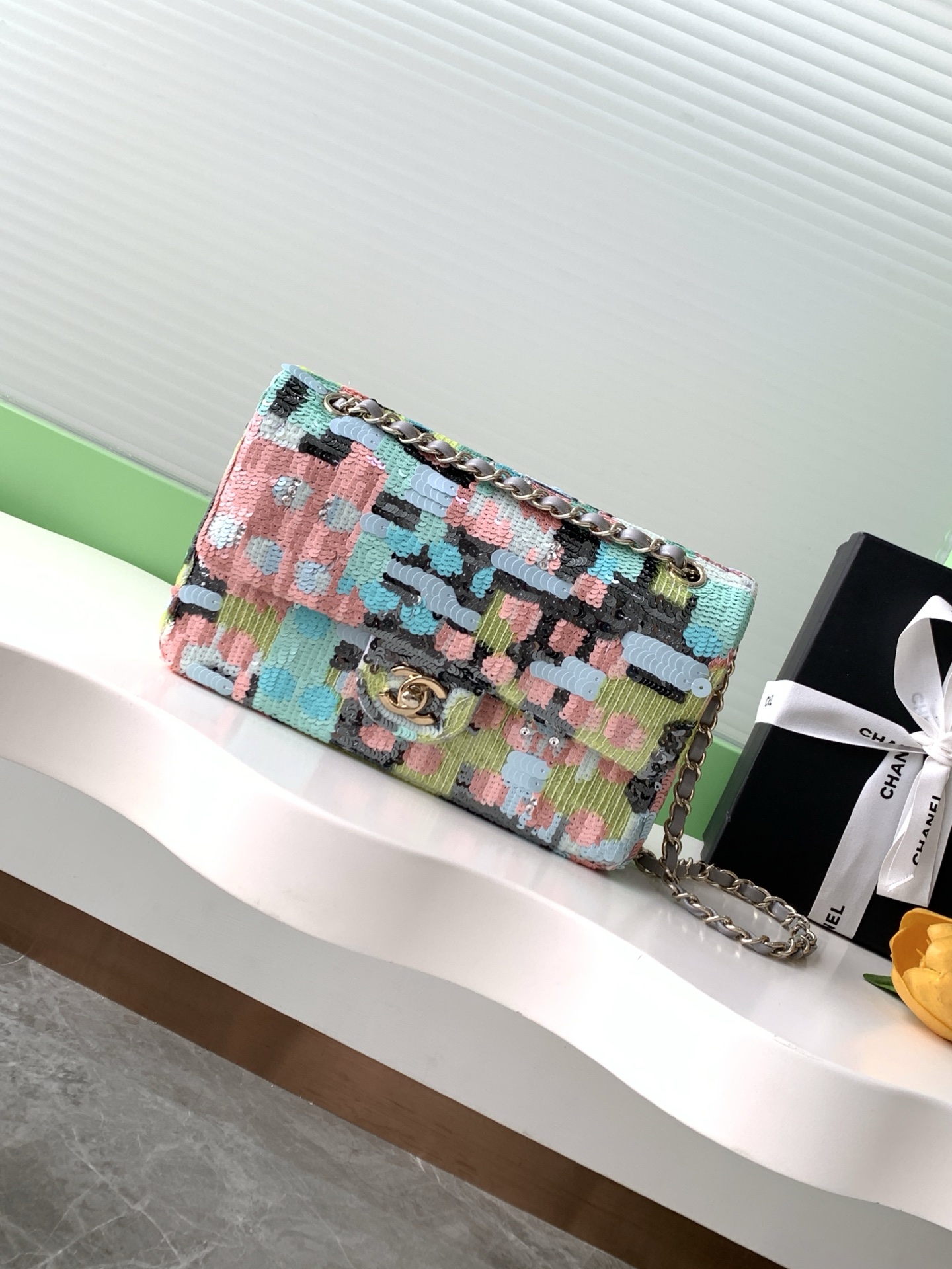[TOP] CHANEL Classic Flap Bag Sequins 15.5x25.5x6.5cm - Colorful
