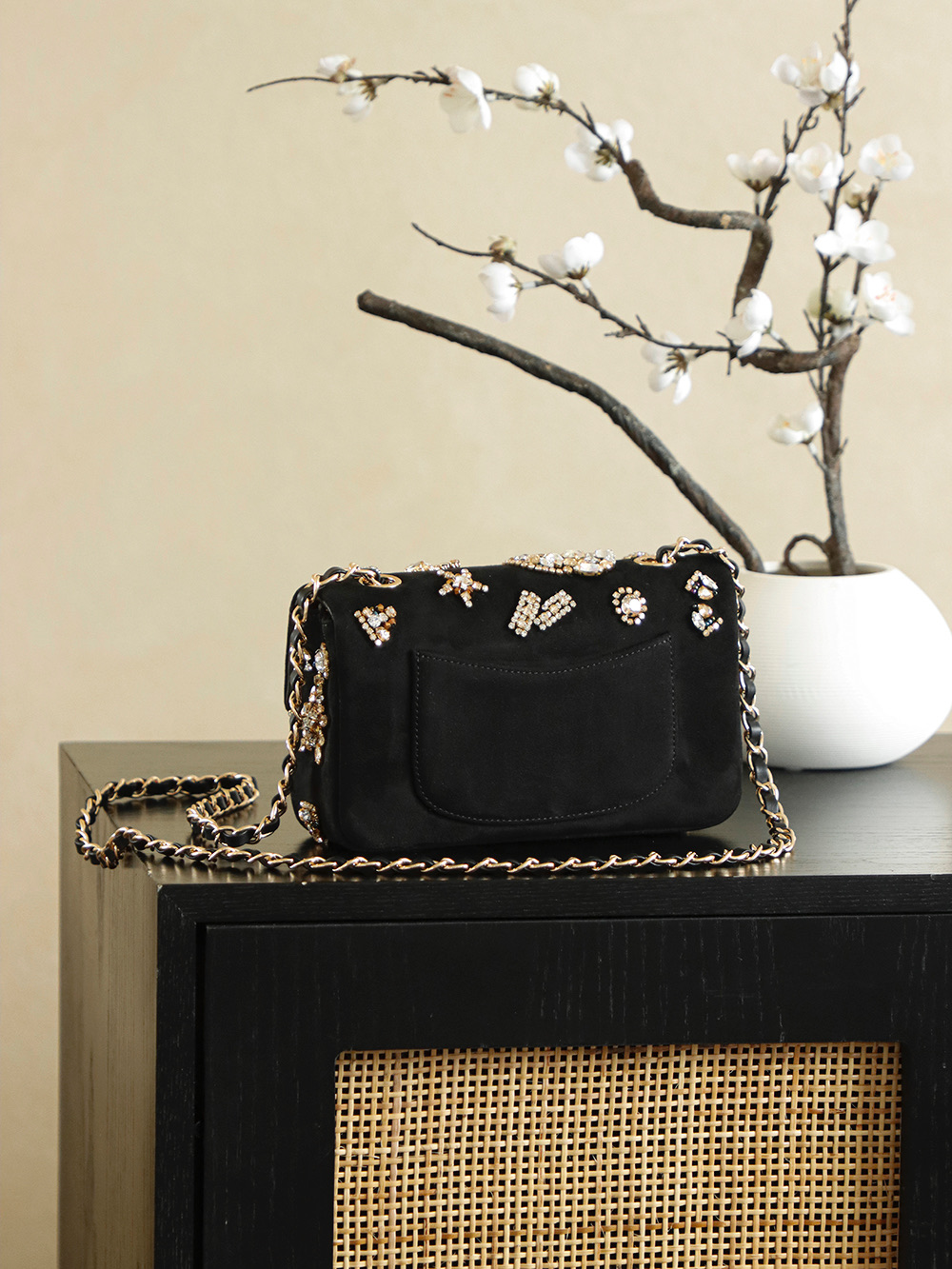 [TOP] CHANEL Classic Flap Bag Embroidery 10x20x7cm - Black