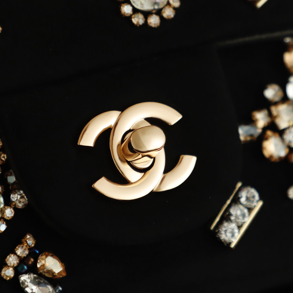 [TOP] CHANEL Classic Flap Bag Embroidery 10x20x7cm - Black