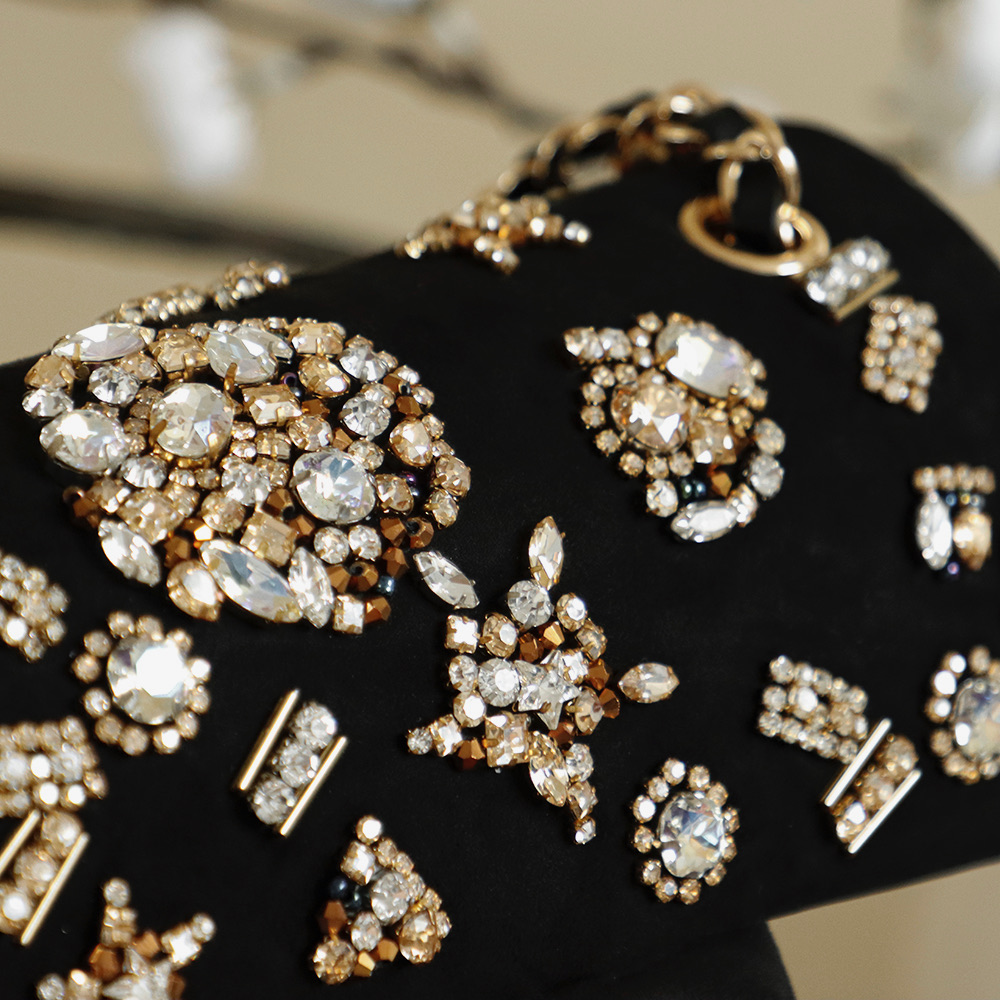 [TOP] CHANEL Classic Flap Bag Embroidery 10x20x7cm - Black