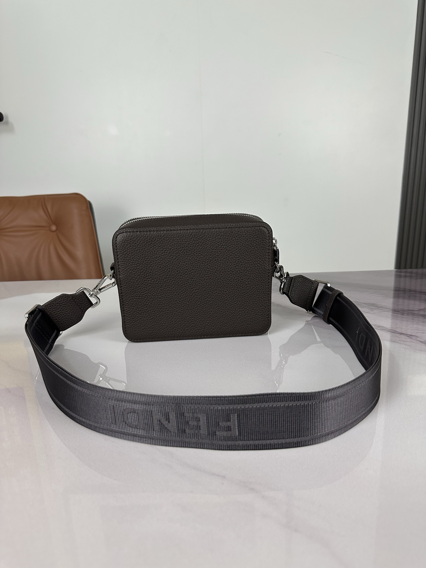 [TOP] FENDI Men's Commuting Bags - White