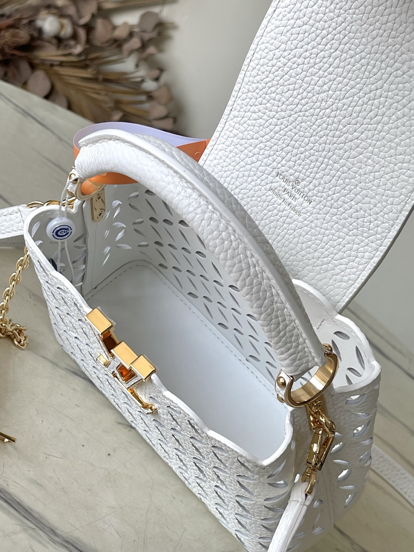 [TOP] Louis Vuitton LV Capucine Bag 21x8x14 cm - White