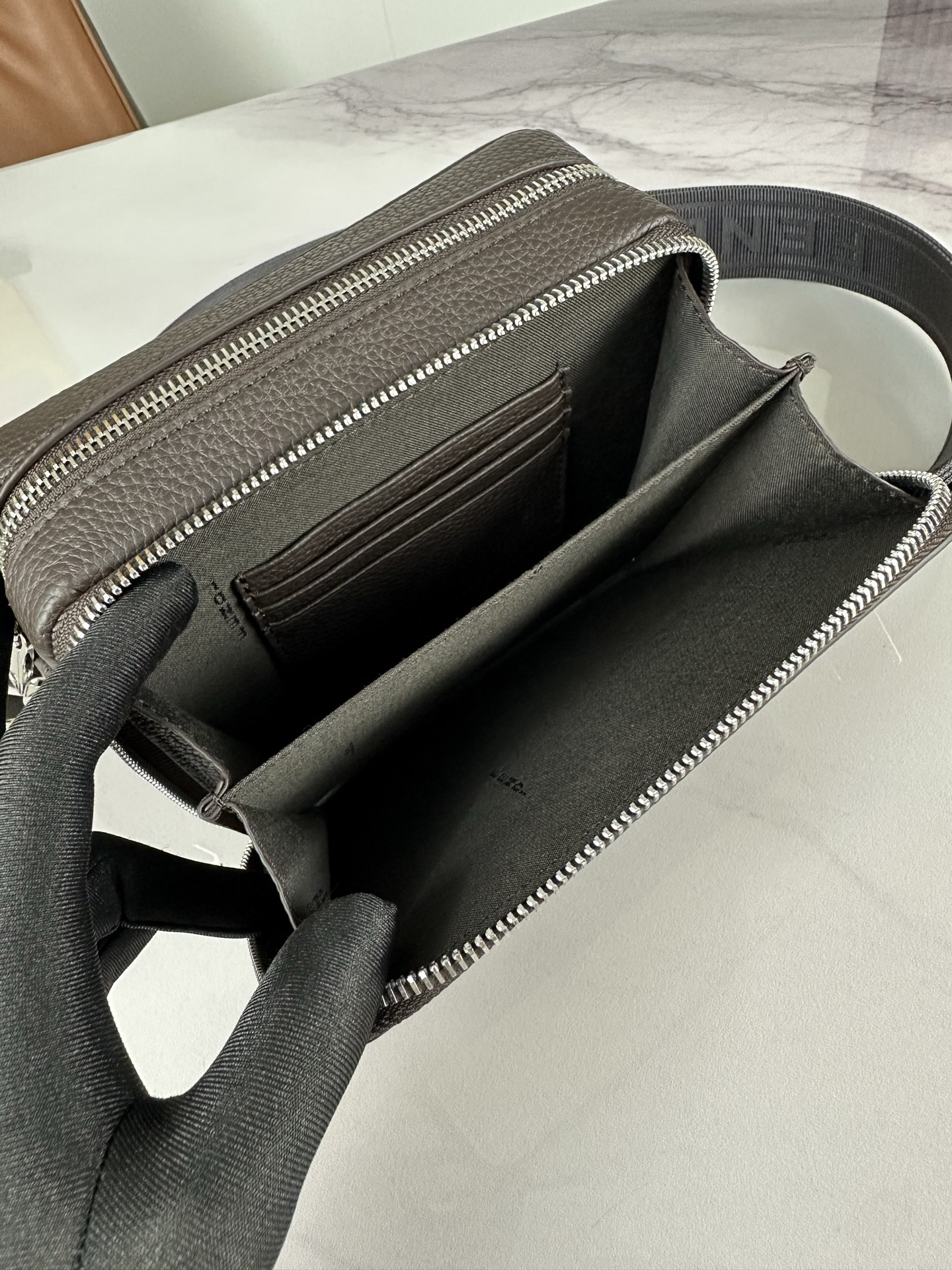 [TOP] FENDI Men's Commuting Bags - White