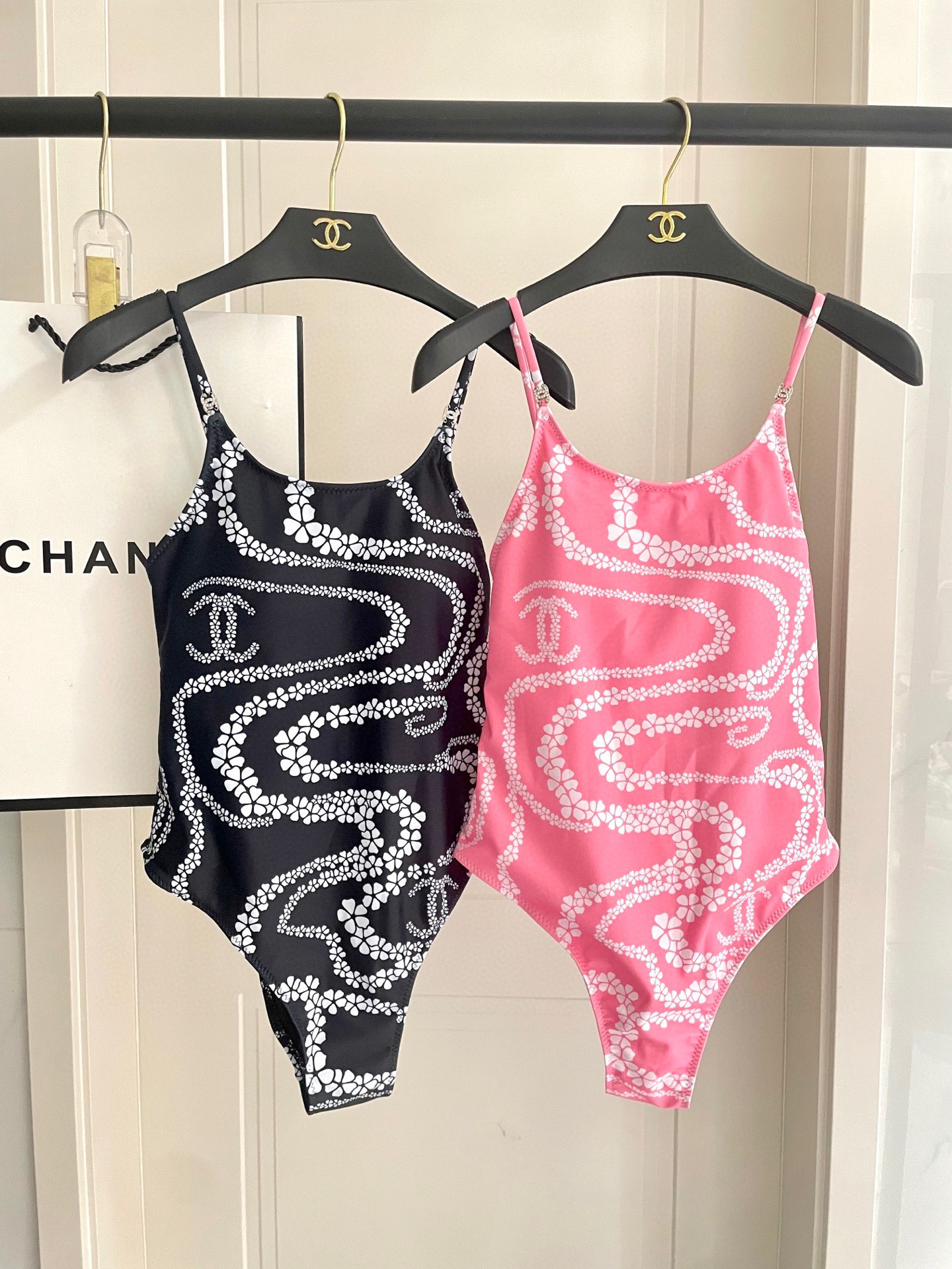 [TOP] CHANEL One-Piece Swimsuit - 2 Color