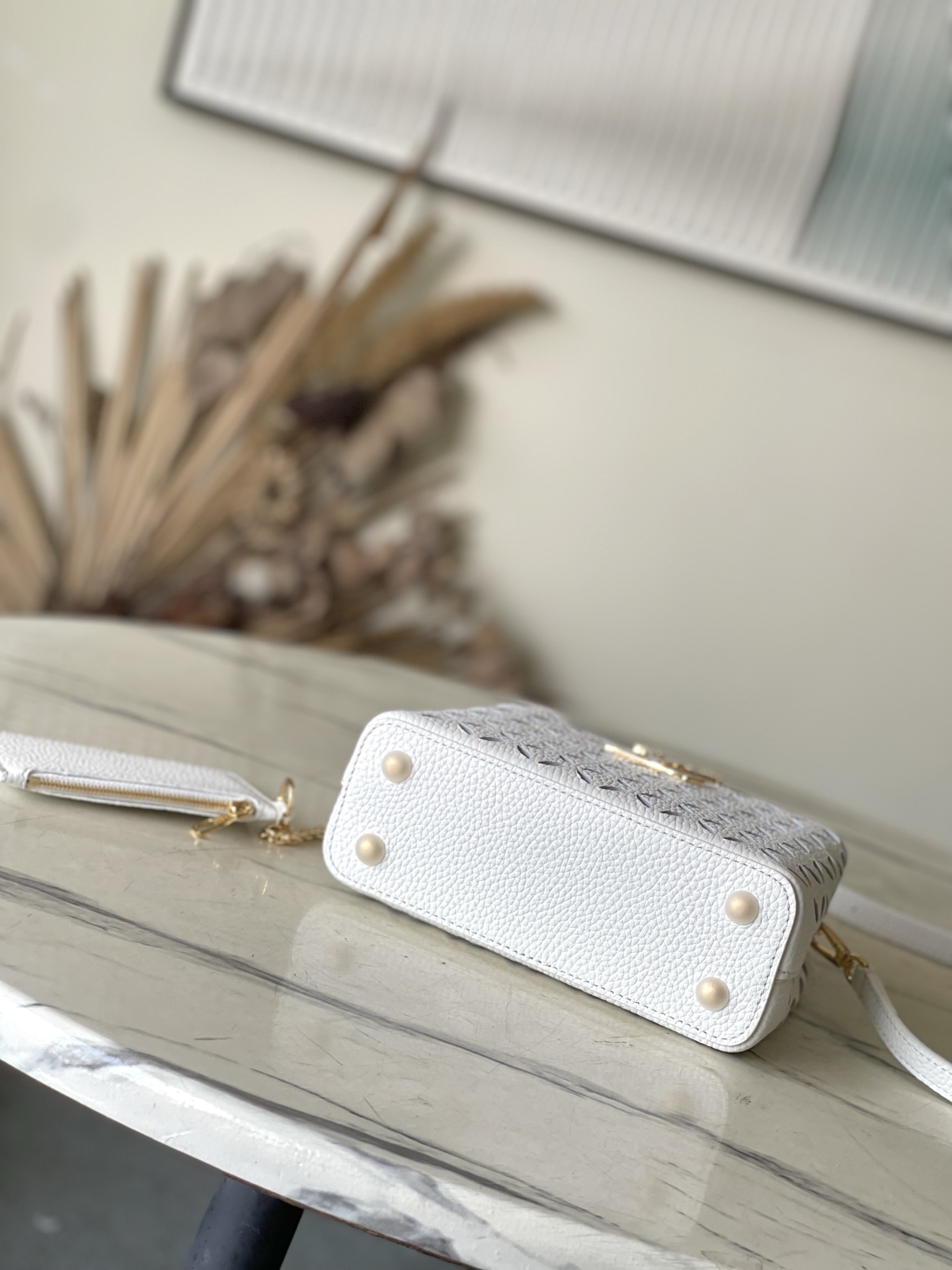 [TOP] Louis Vuitton LV Capucine Bag 21x8x14 cm - White