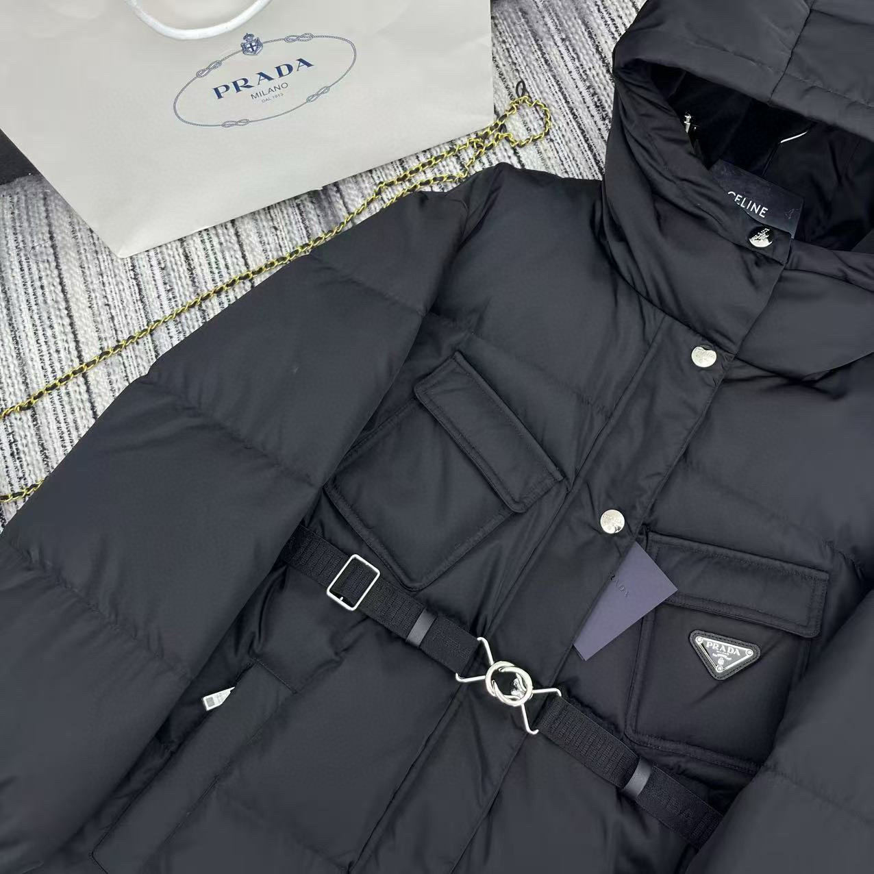 [TOP] Prada Down Jacket - Black