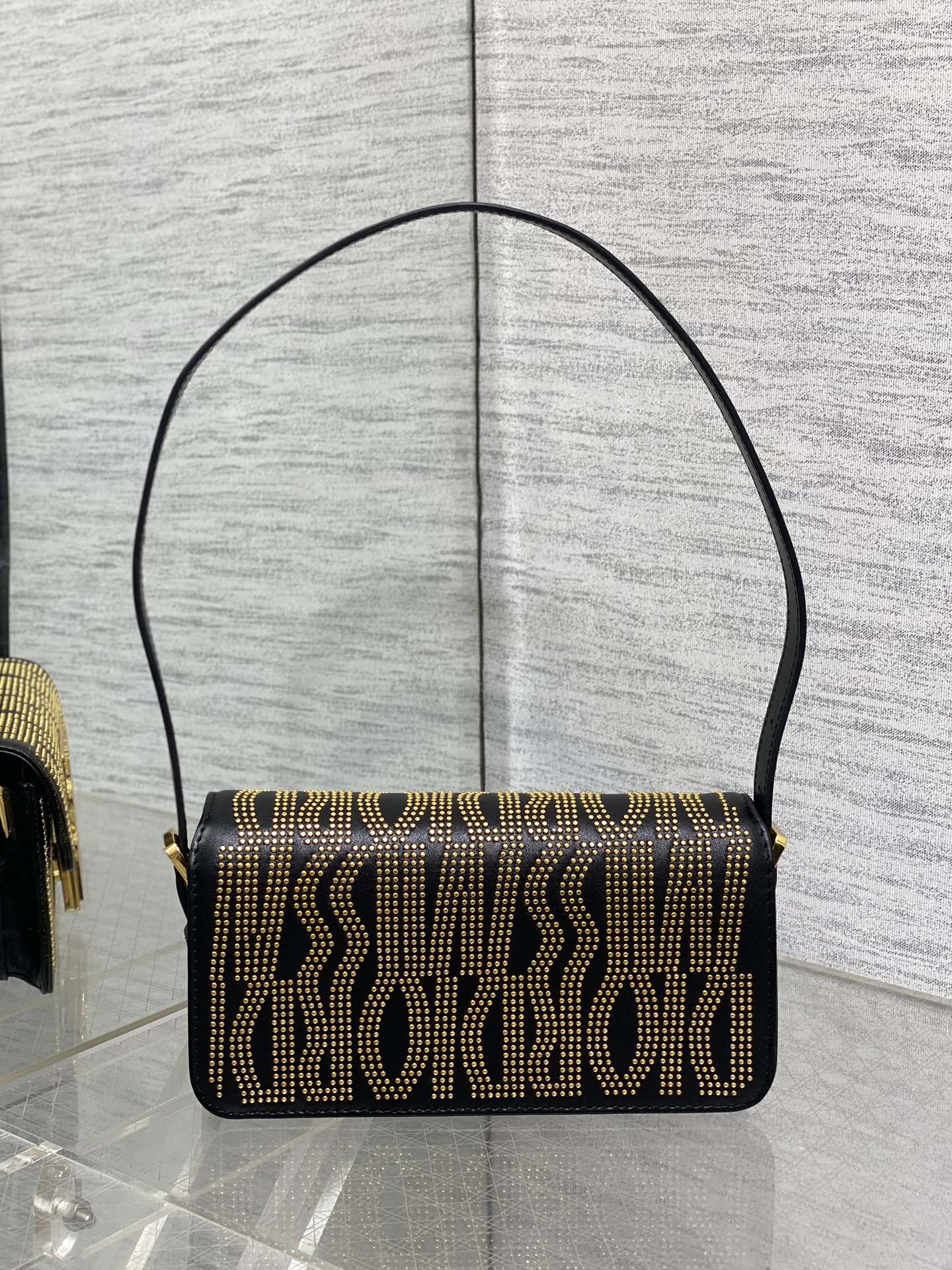 [TOP] Christian Dior Miss Dior Flap Bag 22 x 11 x 6cm - Black and Gold