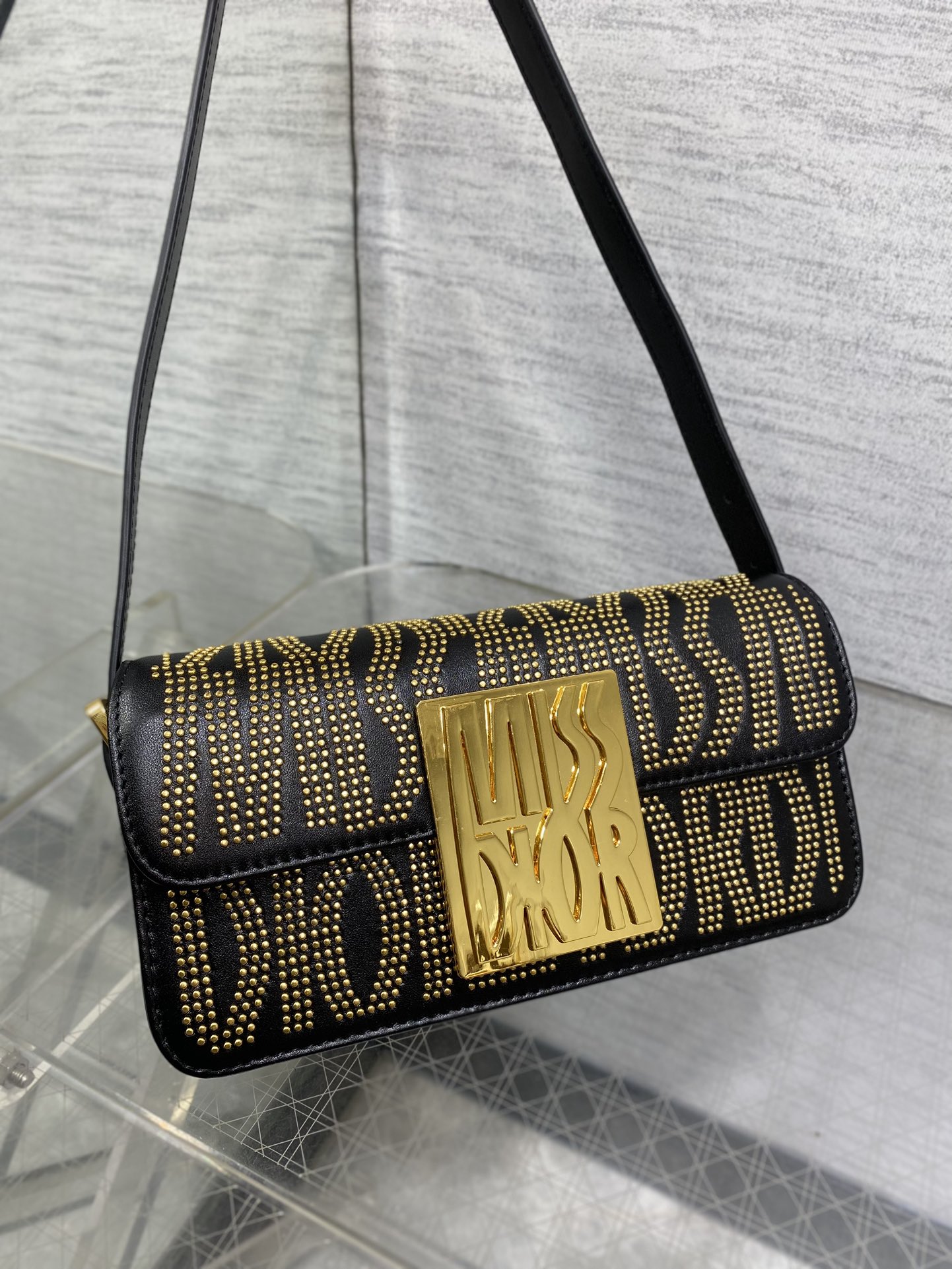 [TOP] Christian Dior Miss Dior Flap Bag 22 x 11 x 6cm - Black and Gold