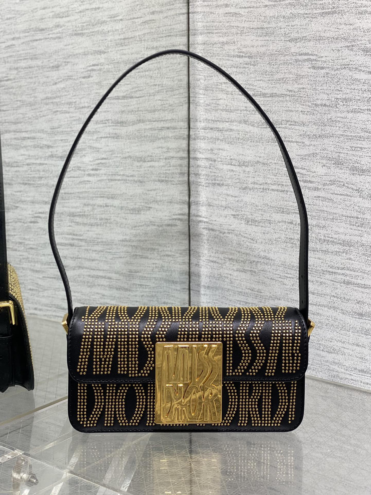 [TOP] Christian Dior Miss Dior Flap Bag 22 x 11 x 6cm - Black and Gold