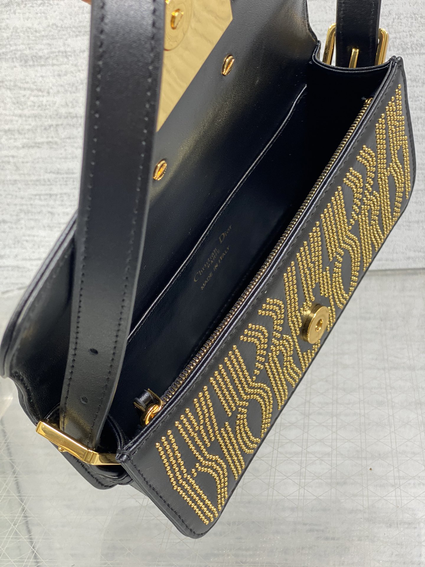 [TOP] Christian Dior Miss Dior Flap Bag 22 x 11 x 6cm - Black and Gold