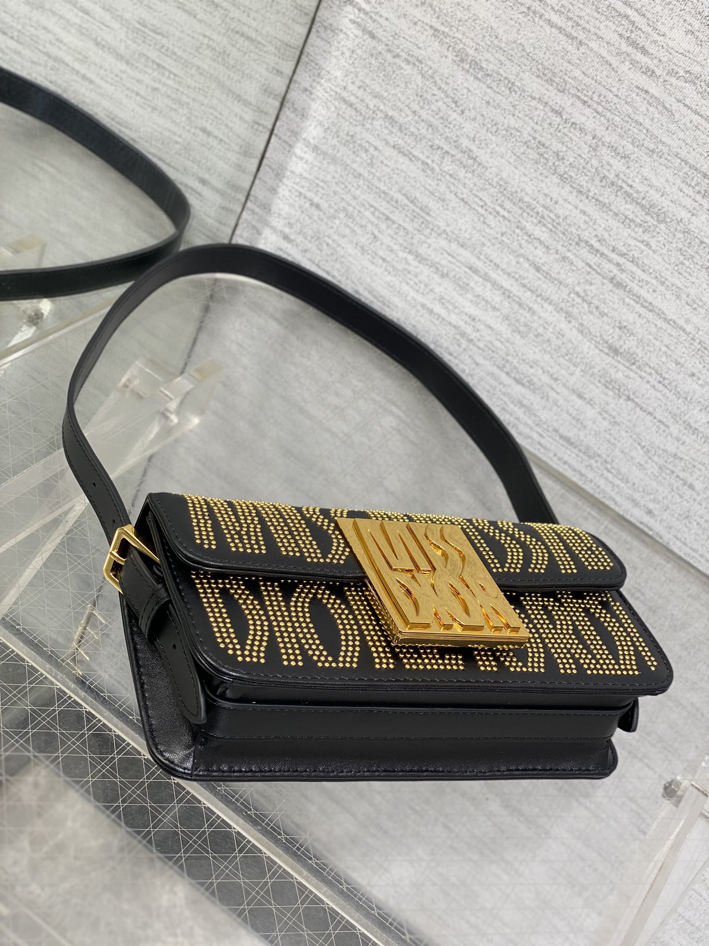 [TOP] Christian Dior Miss Dior Flap Bag 22 x 11 x 6cm - Black and Gold