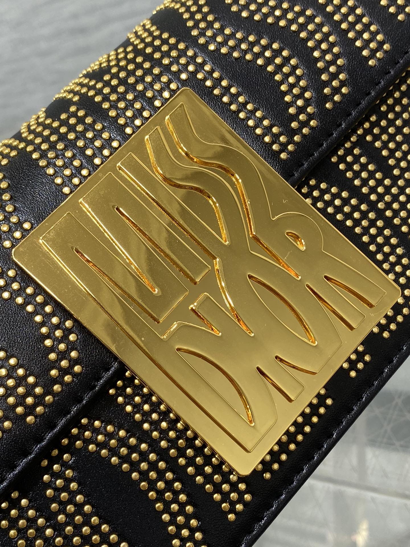 [TOP] Christian Dior Miss Dior Flap Bag 22 x 11 x 6cm - Black and Gold