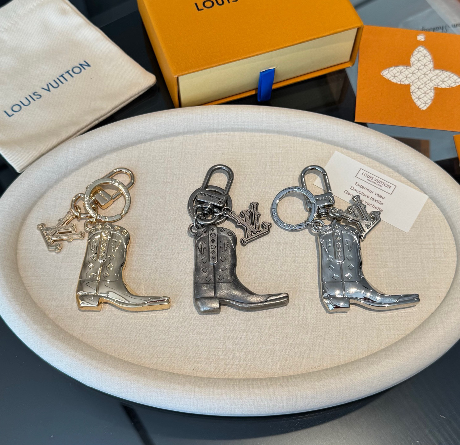 [TOP] Louis Vuitton LV Boots Key Chain - 3 Colors
