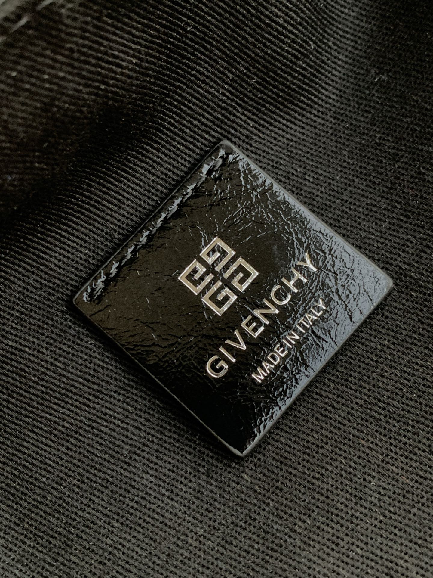 [TOP] GIVENCHY Voyounano Bag 19*18*4cm - Black