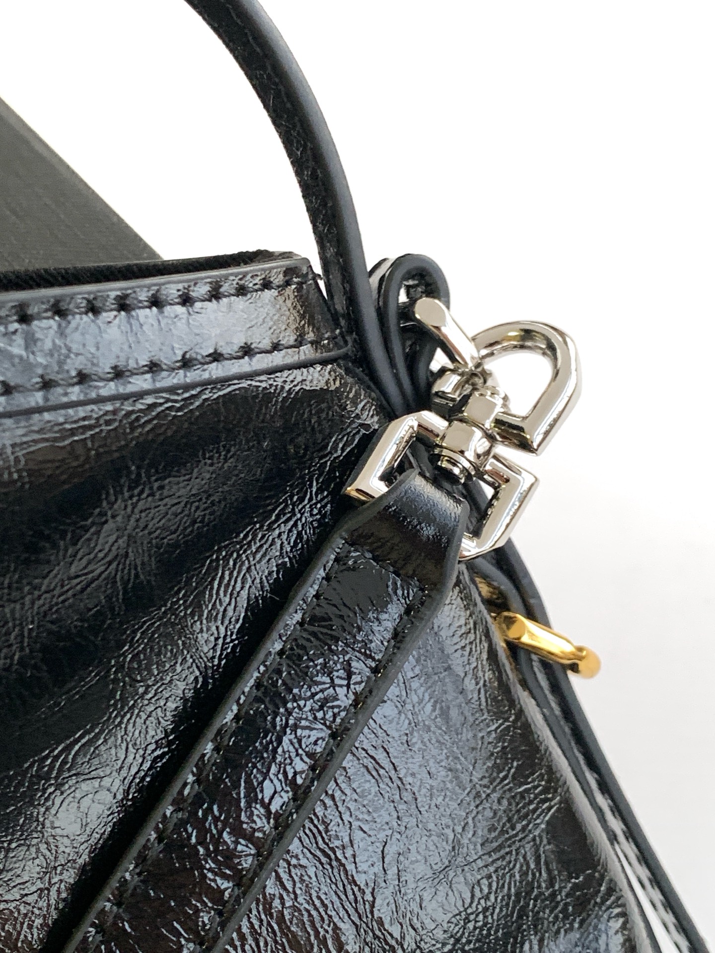 [TOP] GIVENCHY Voyounano Bag 19*18*4cm - Black