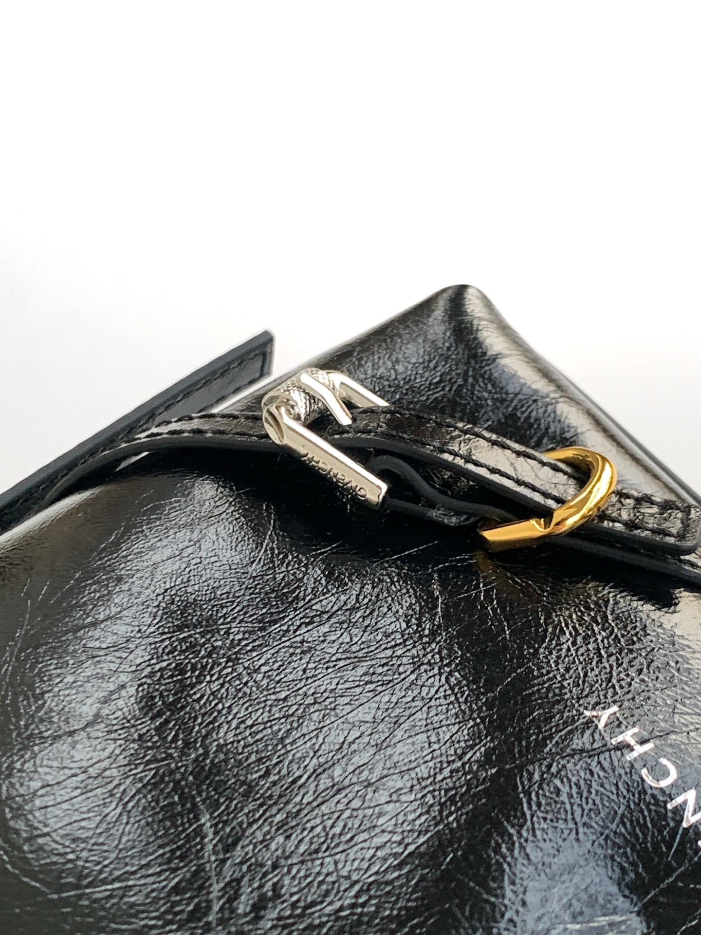 [TOP] GIVENCHY Voyounano Bag 19*18*4cm - Black