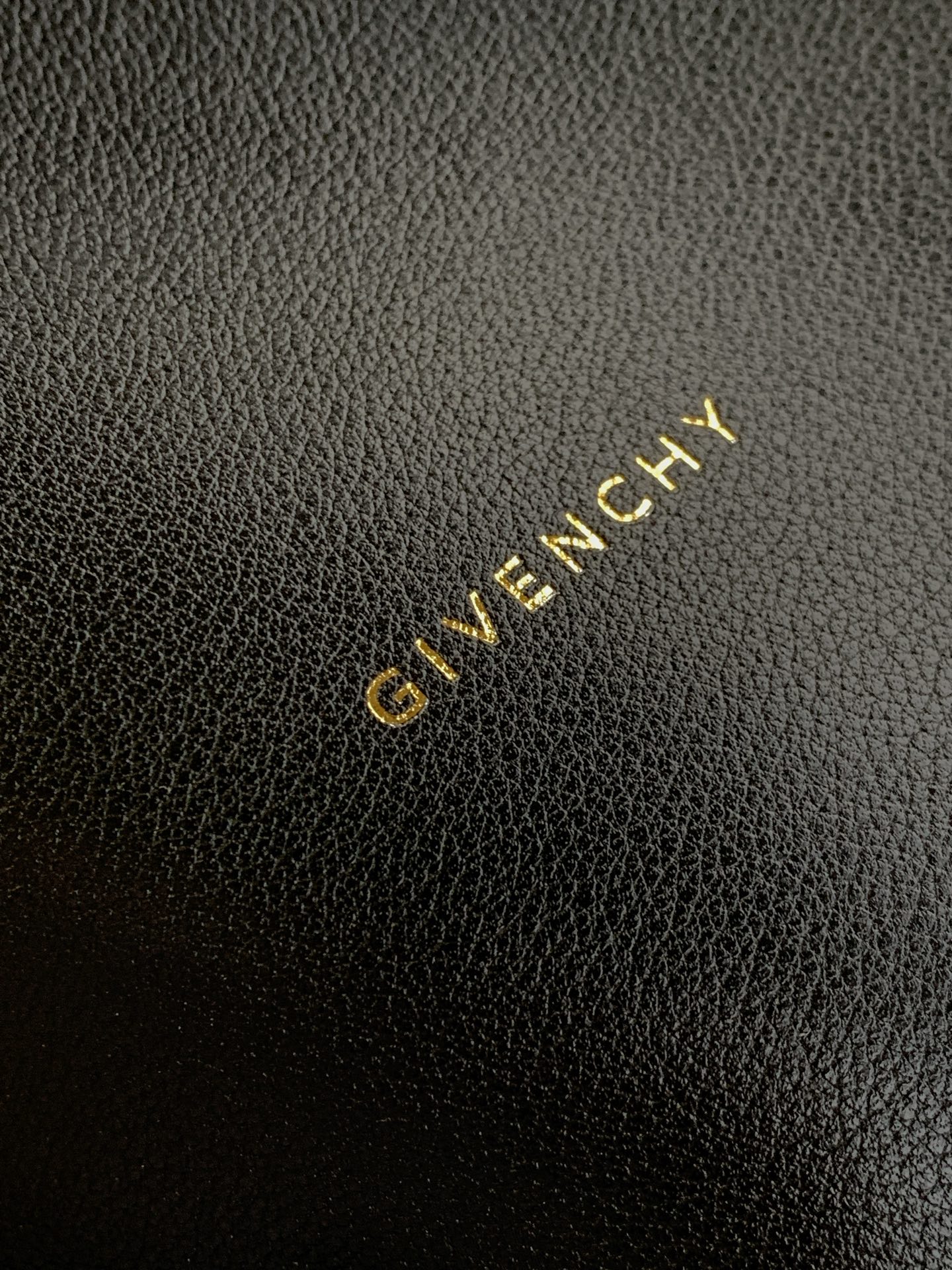 [TOP] GIVENCHY Voyounano Bag 40x27x6.5cm - Black