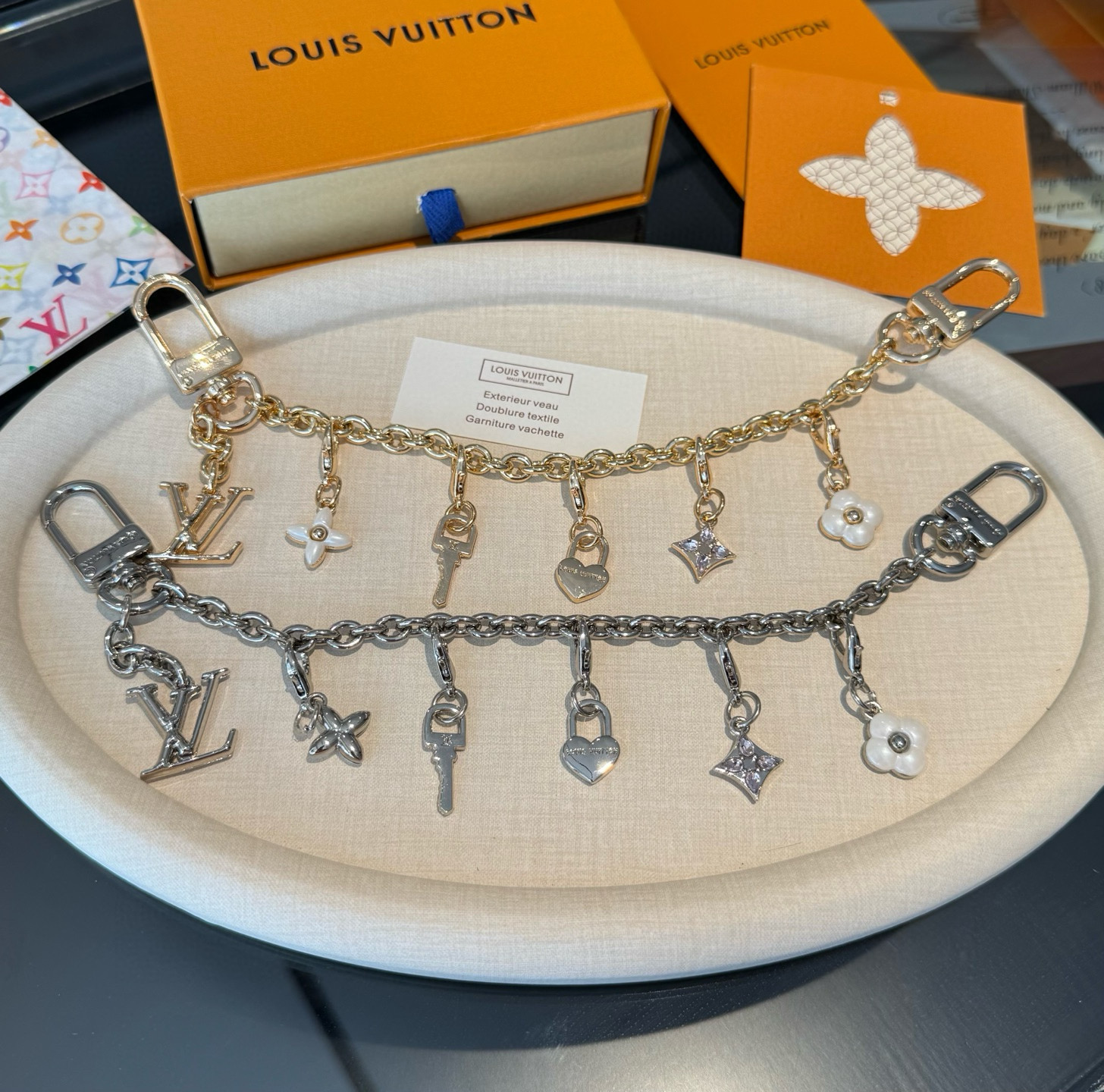 [TOP] Louis Vuitton LV  Bag Charm  - 2 Colors