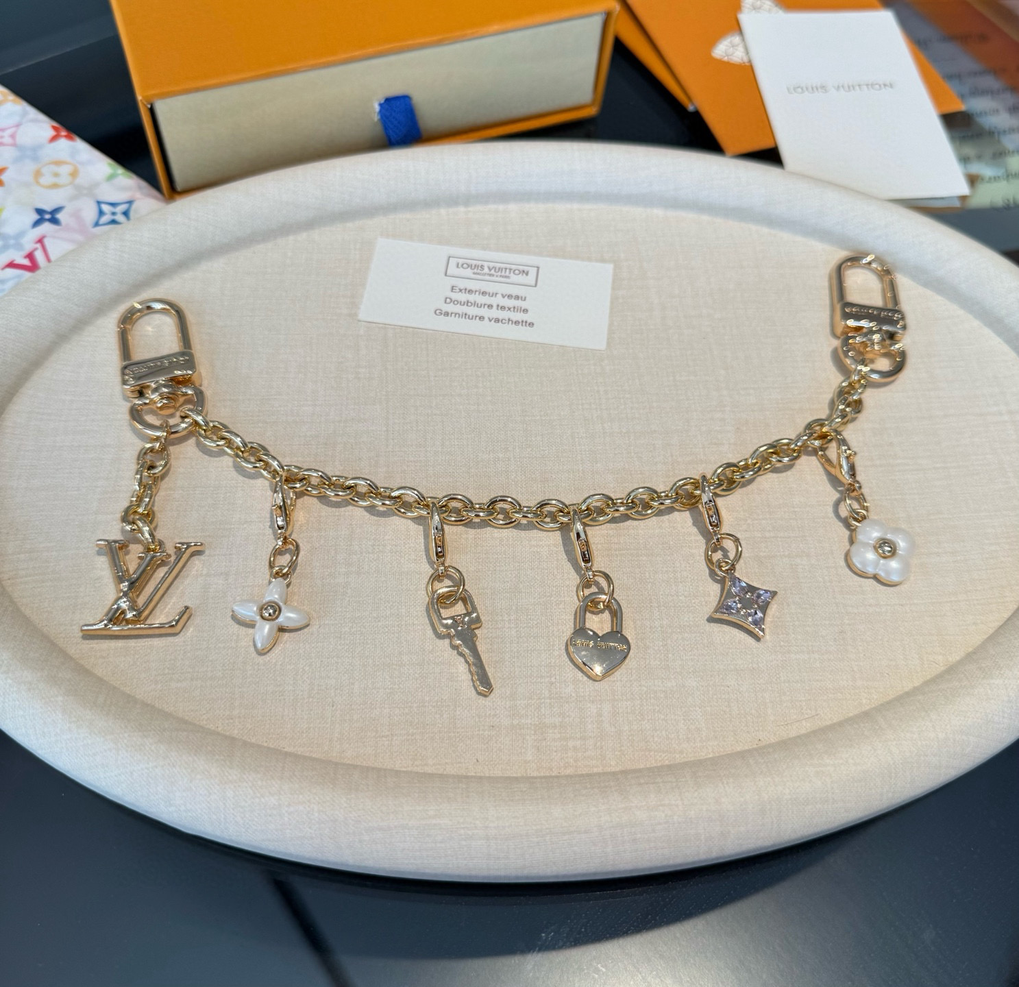 [TOP] Louis Vuitton LV  Bag Charm  - 2 Colors