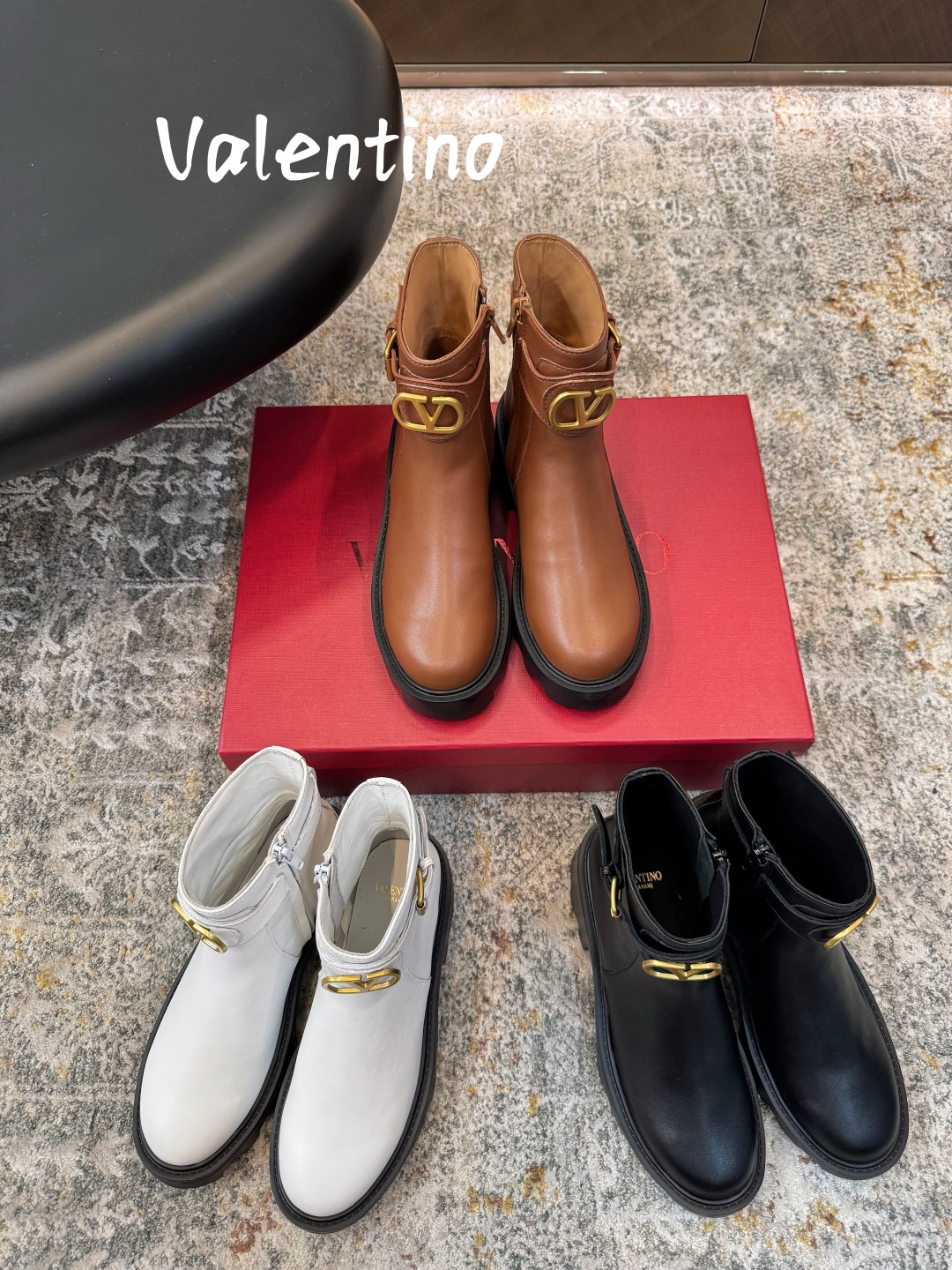 [TOP] VALENTINO 6cm Mid Heel Cowhide Short Boots  - Black