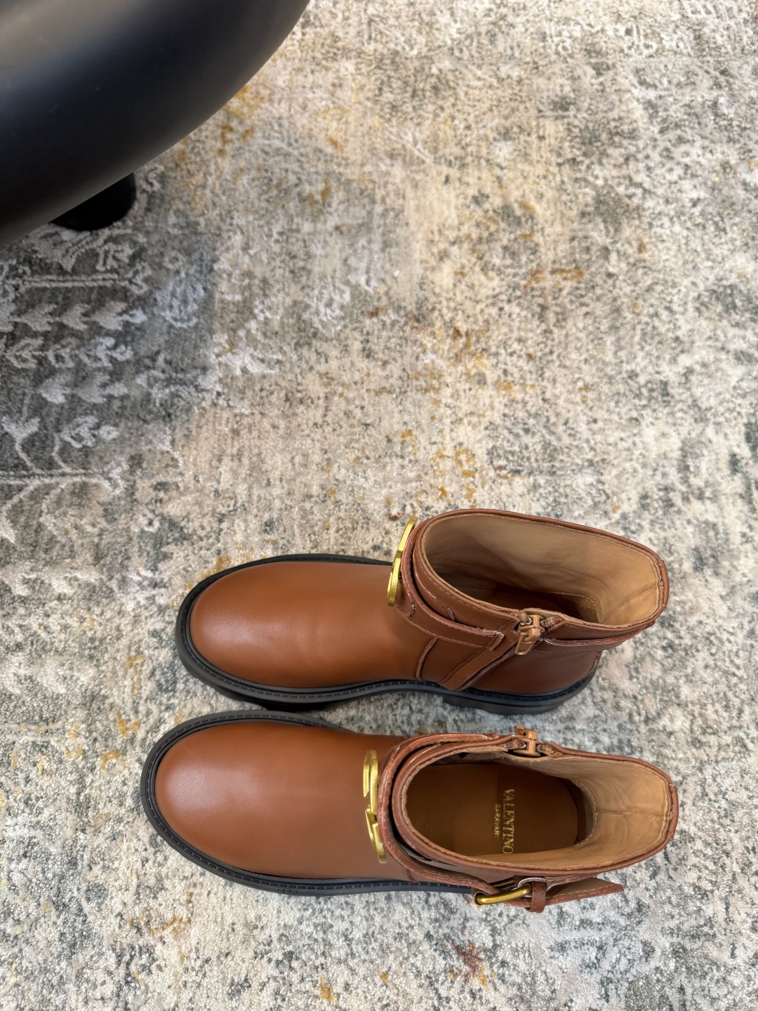 [TOP] VALENTINO 6cm Mid Heel Cowhide Short Boots  - Black