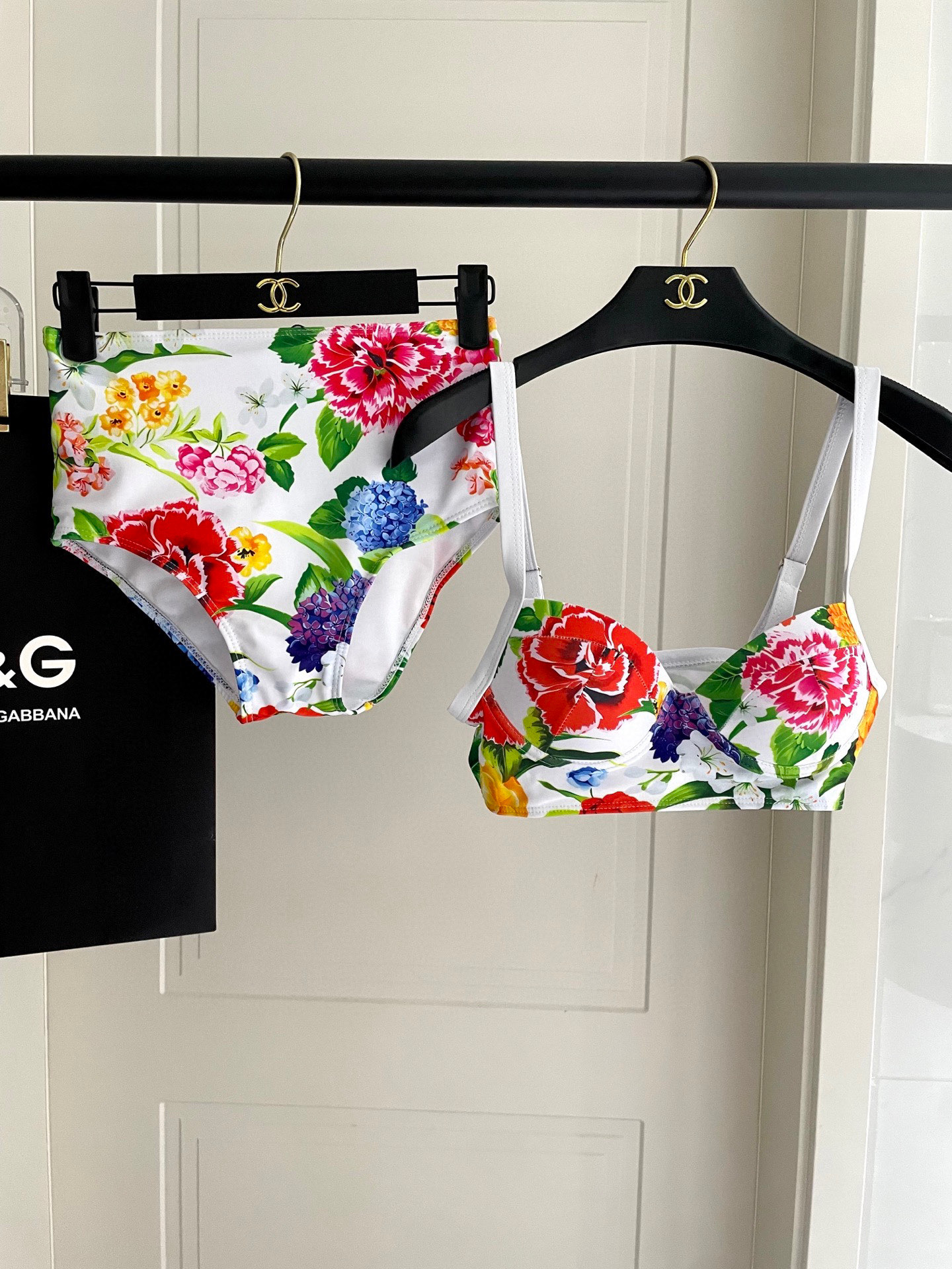 [TOP] Dolce & Gabbana DG Bikini Swimsuit - White