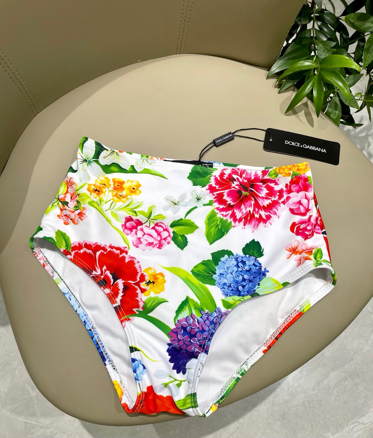 [TOP] Dolce & Gabbana DG Bikini Swimsuit - White