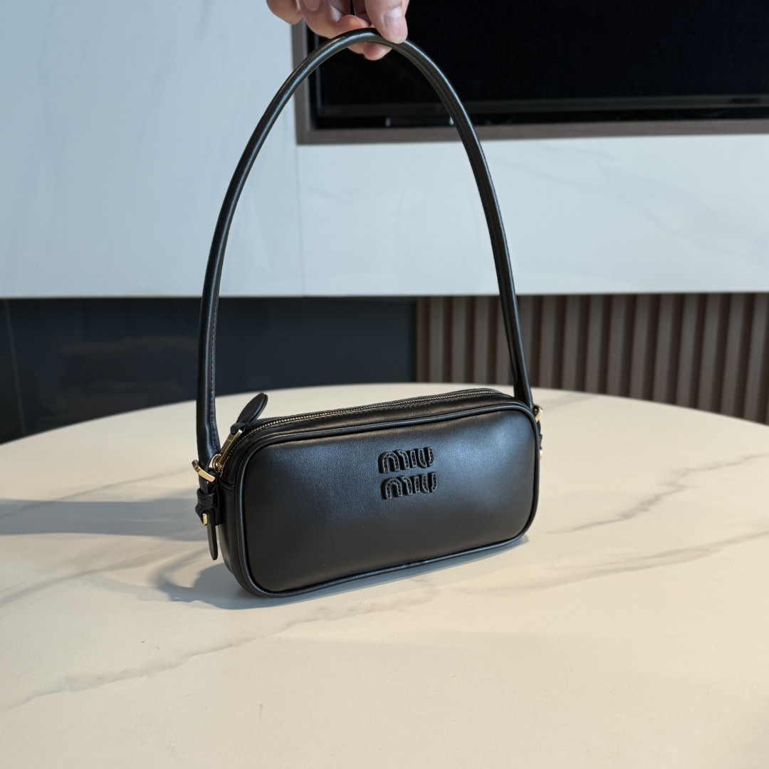 [TOP] Miu Miu Cowhide Handbag 20x10x4.5 cm - 3 Colour