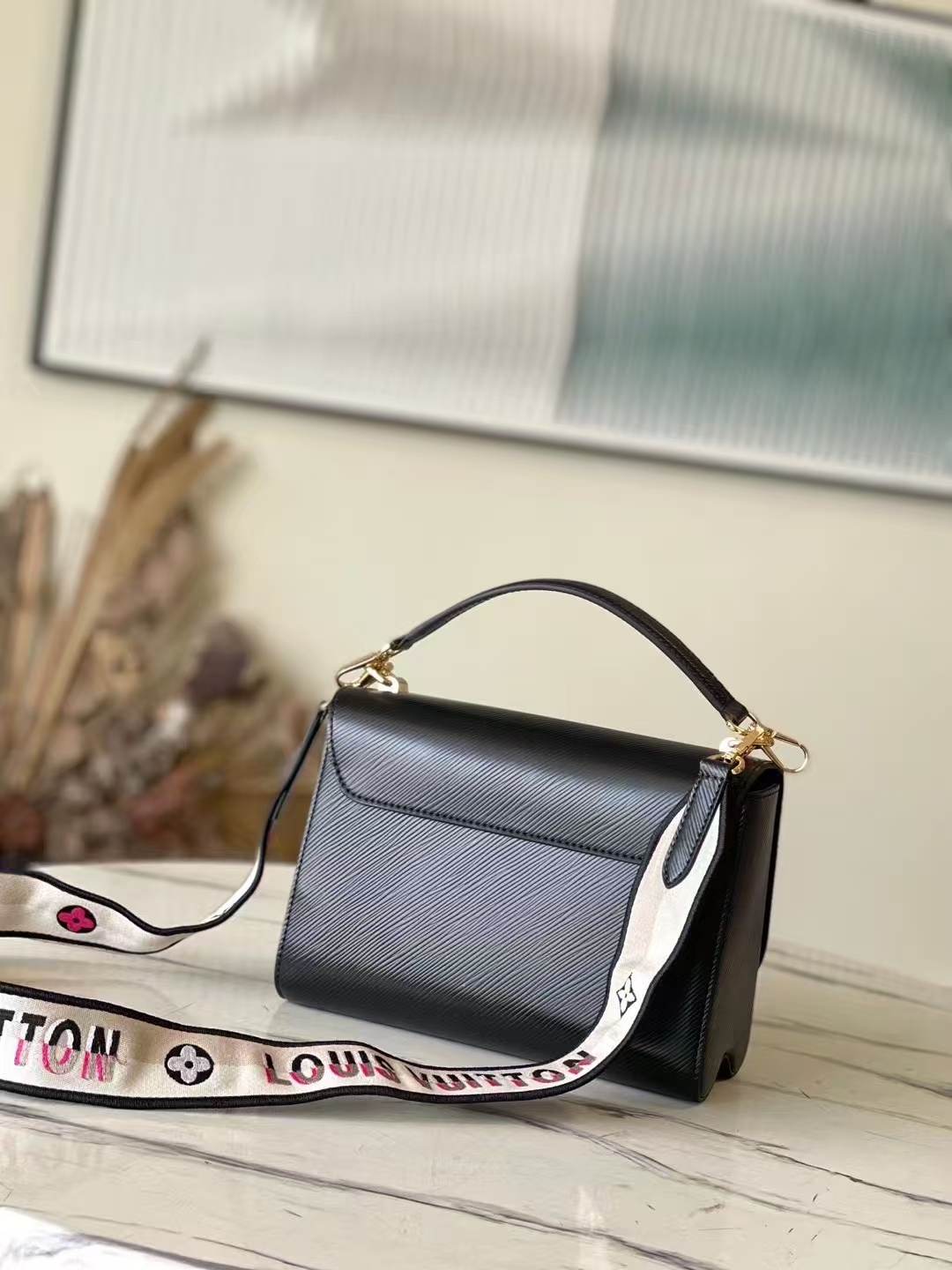 [TOP] Louis Vuitton LV Twist MM Bag 23 x 17 x 9.5 cm - Black