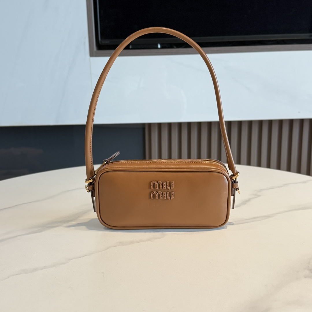 [TOP] Miu Miu Cowhide Handbag 20x10x4.5 cm - 3 Colour