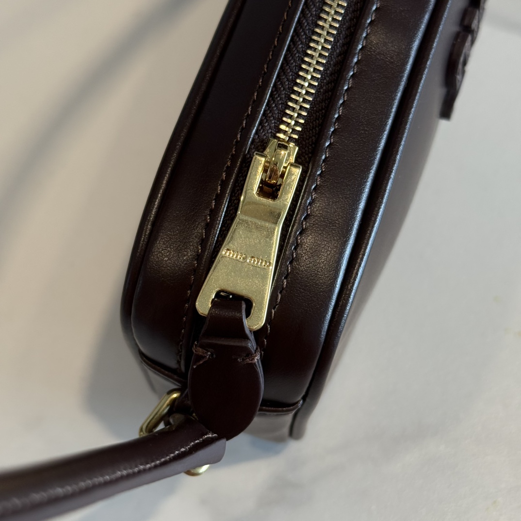 [TOP] Miu Miu Cowhide Handbag 20x10x4.5 cm - 3 Colour