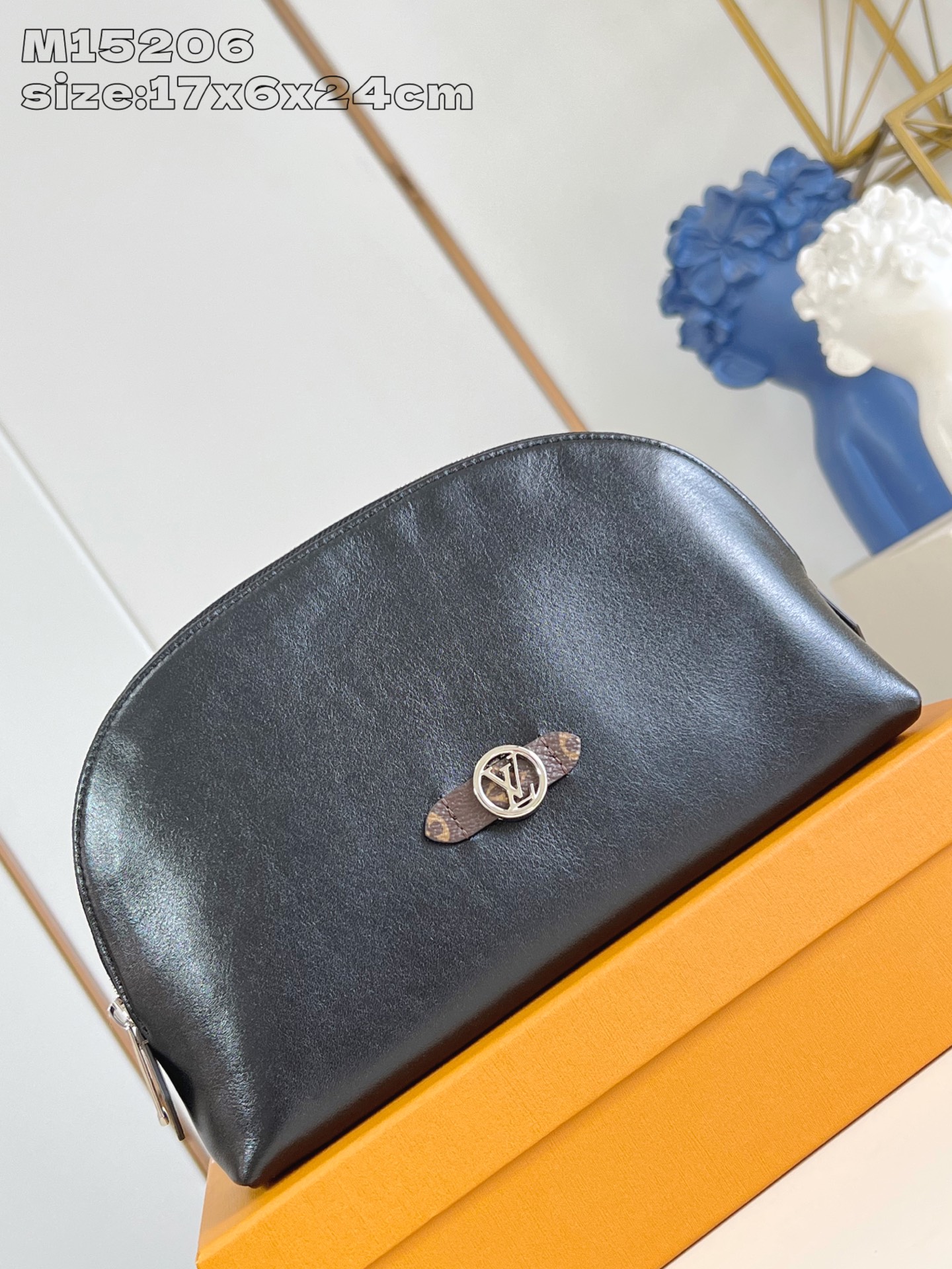 [TOP] Louis Vuitton LV Pochette Cosmétique Cosmetic Bag 17 x 6 x 24 cm - Black