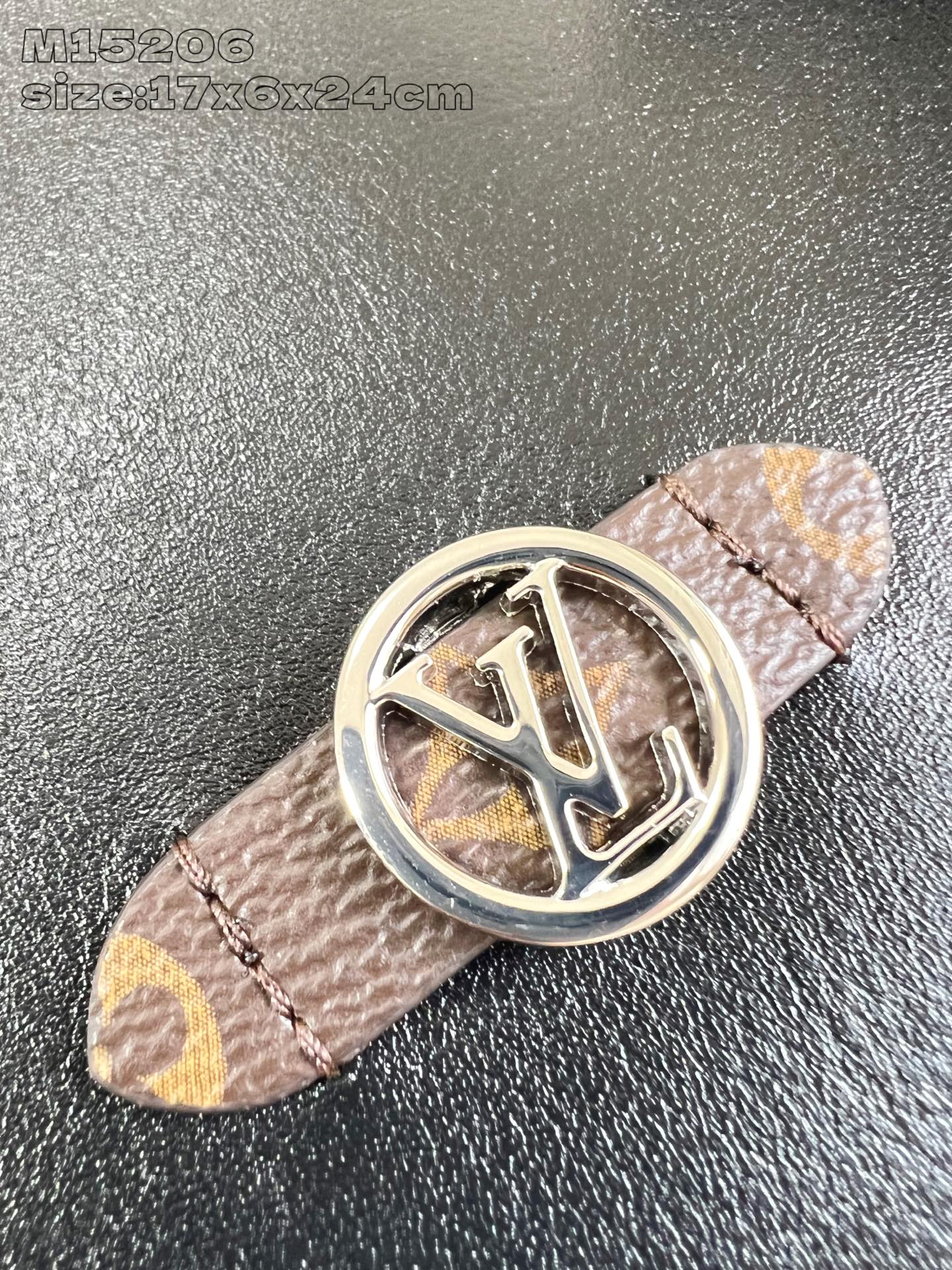 [TOP] Louis Vuitton LV Pochette Cosmétique Cosmetic Bag 17 x 6 x 24 cm - Black