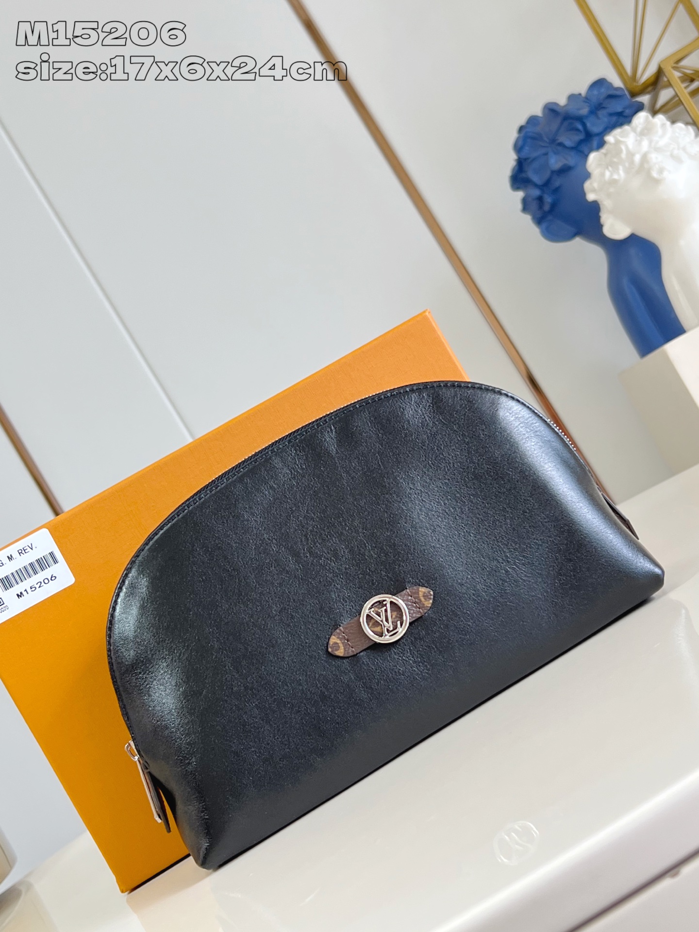 [TOP] Louis Vuitton LV Pochette Cosmétique Cosmetic Bag 17 x 6 x 24 cm - Black