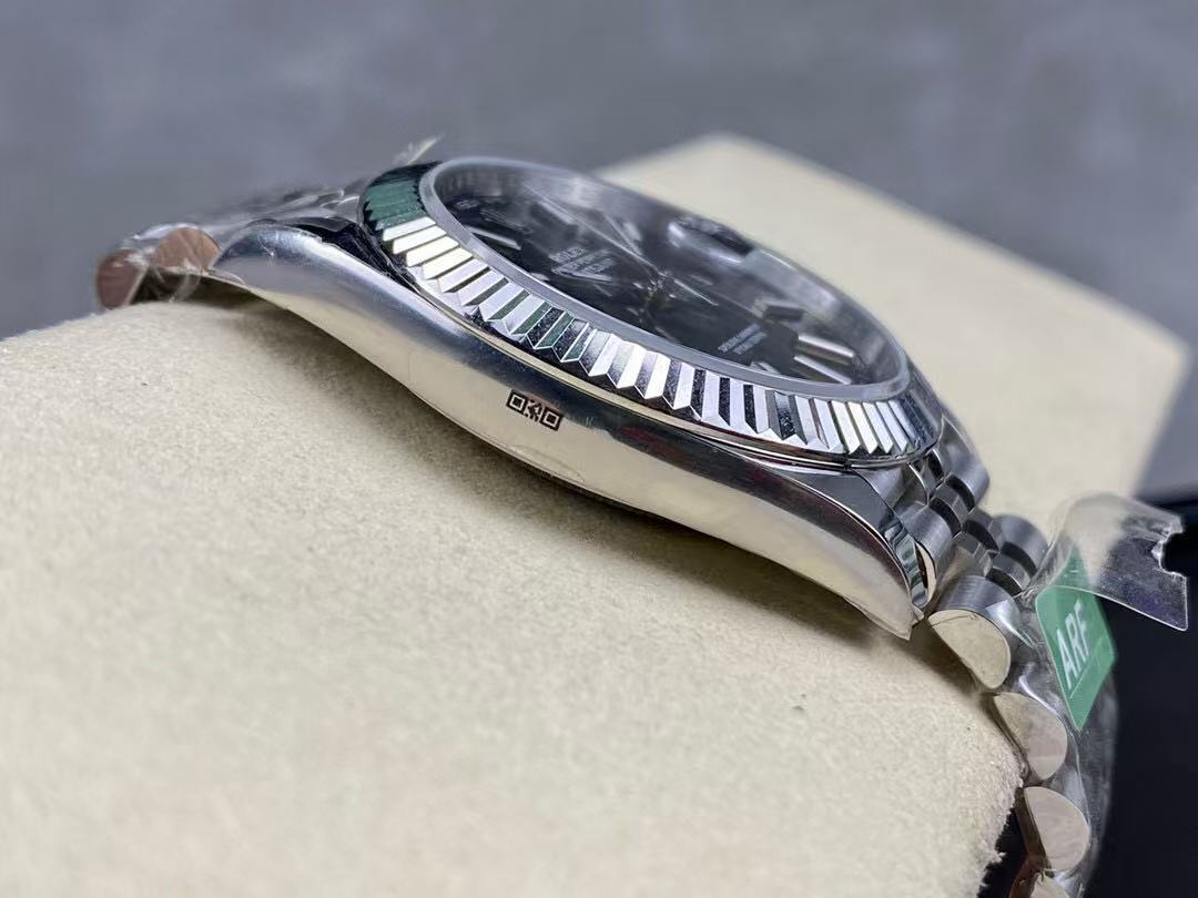 [TOP] ROLEX Men's 41mm Watch - Silver