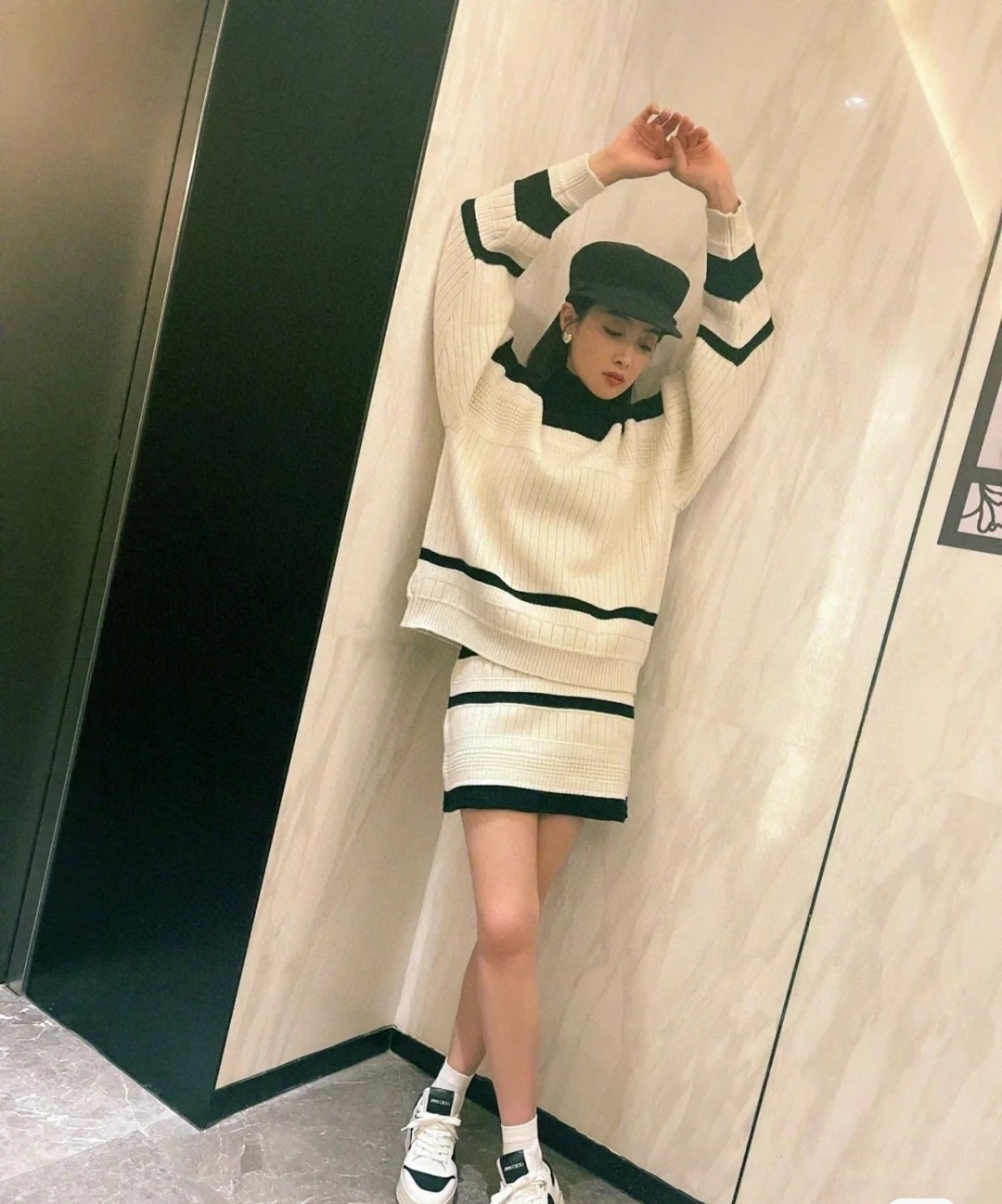 [TOP] CHANEL Heart Shape Pearl Earrings - Gold&White