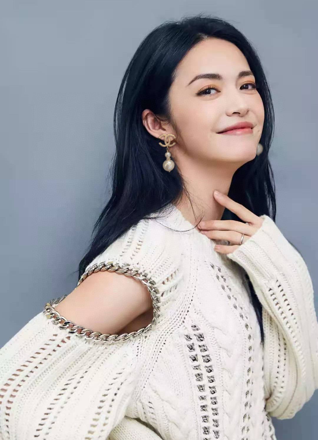 [TOP] CHANEL Pearl Earrings - Gold&White