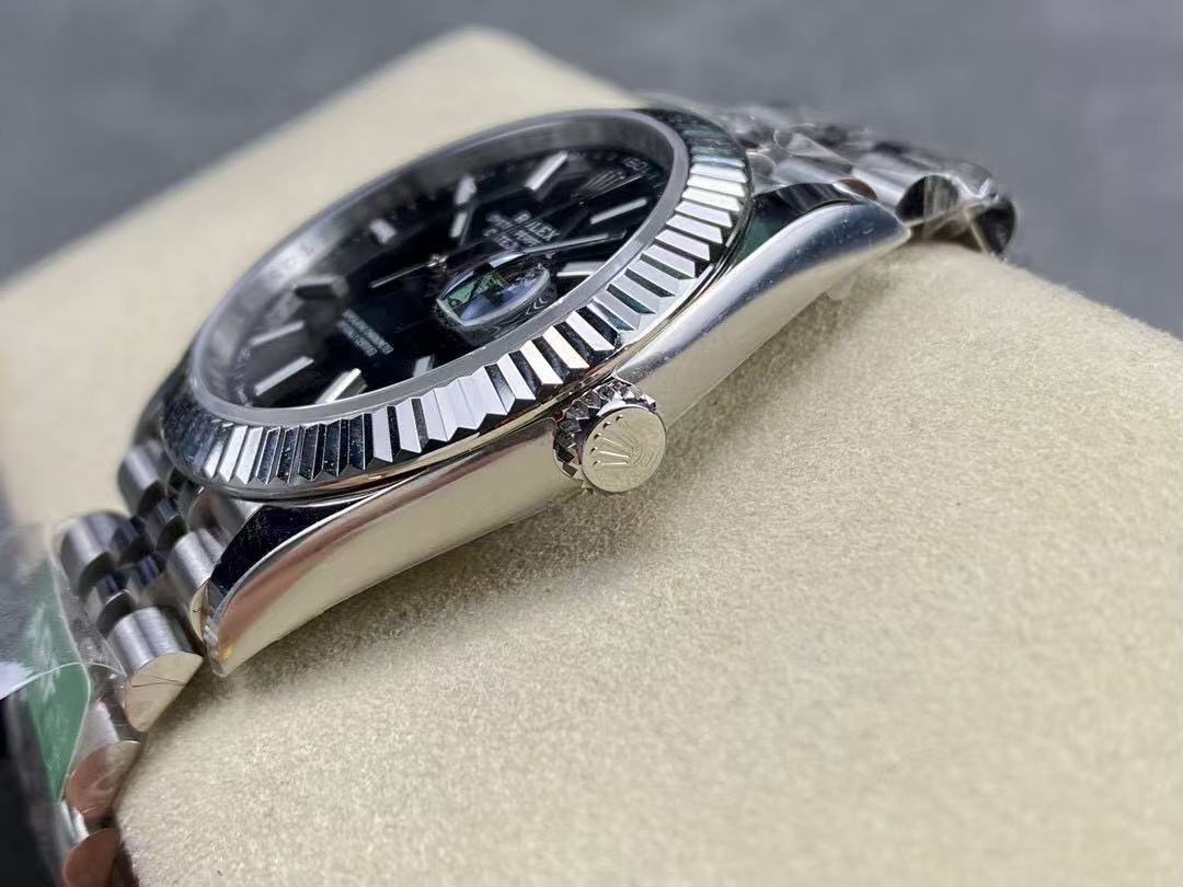 [TOP] ROLEX Men's 41mm Watch - Silver