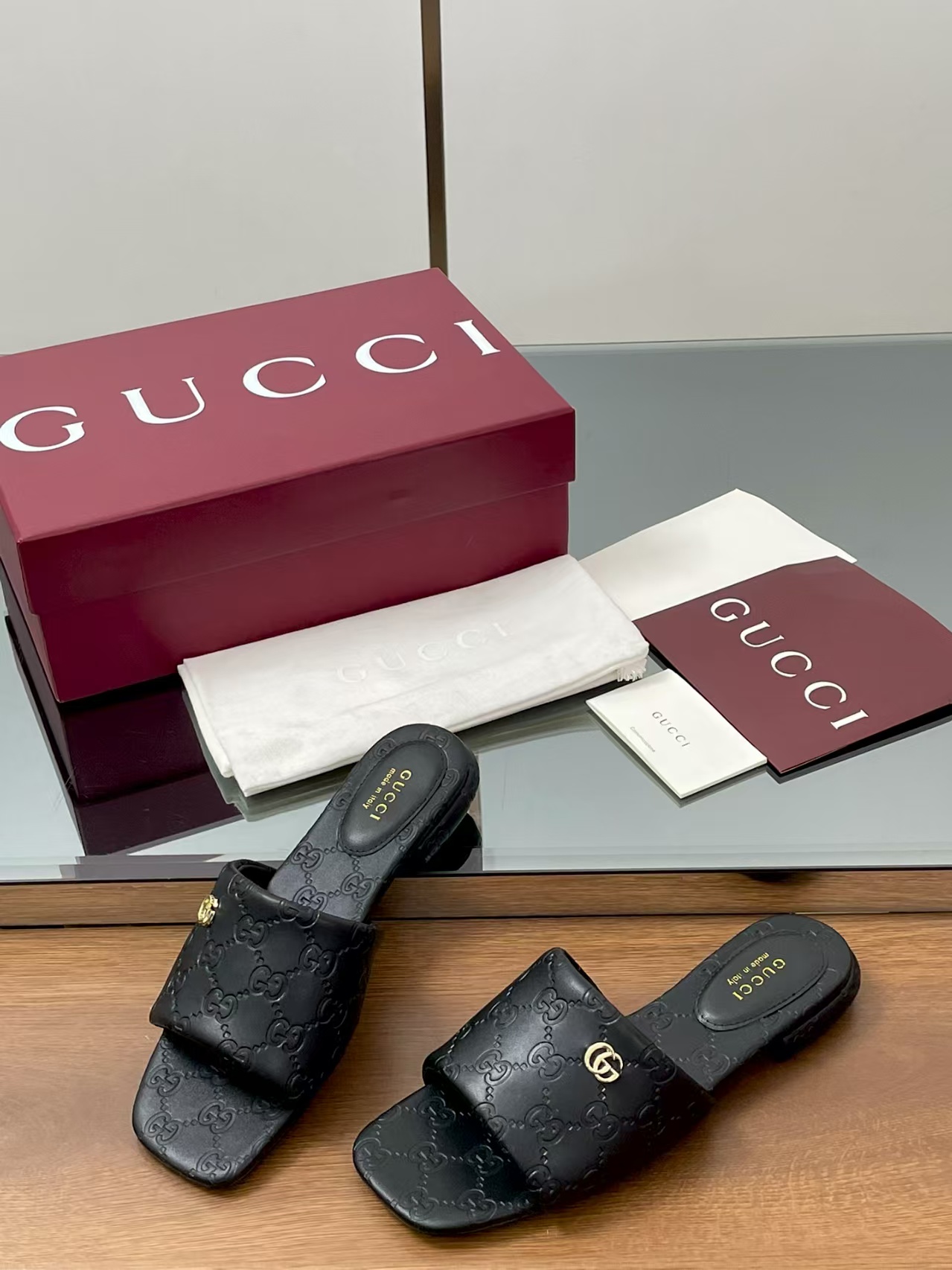 [TOP] GUCCI Double G Slippers - 2 Color