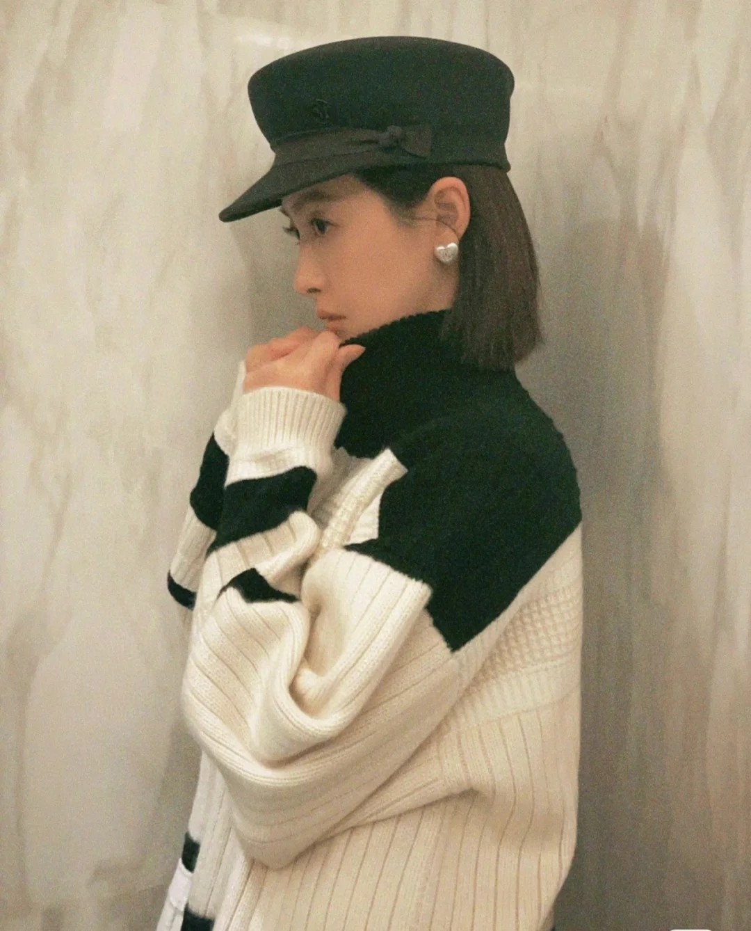 [TOP] CHANEL Heart Shape Pearl Earrings - Gold&White