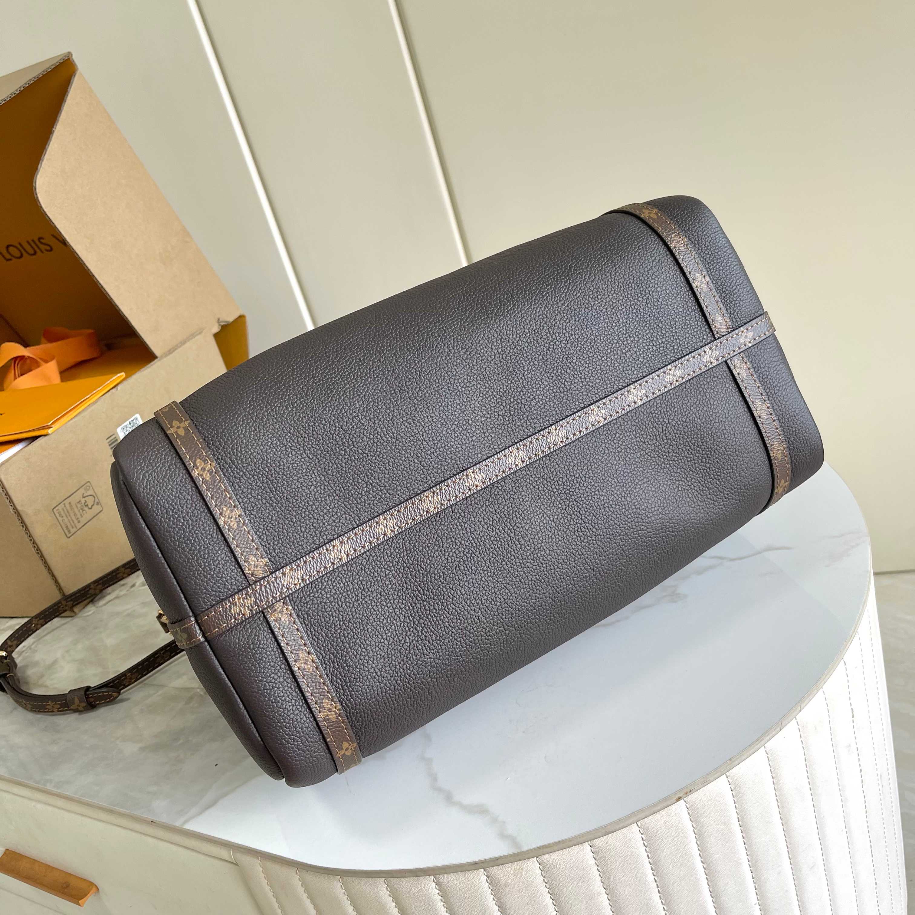 [TOP] Louis Vuitton LV Express Bag 24x18.5x36 cm - Dark Brown