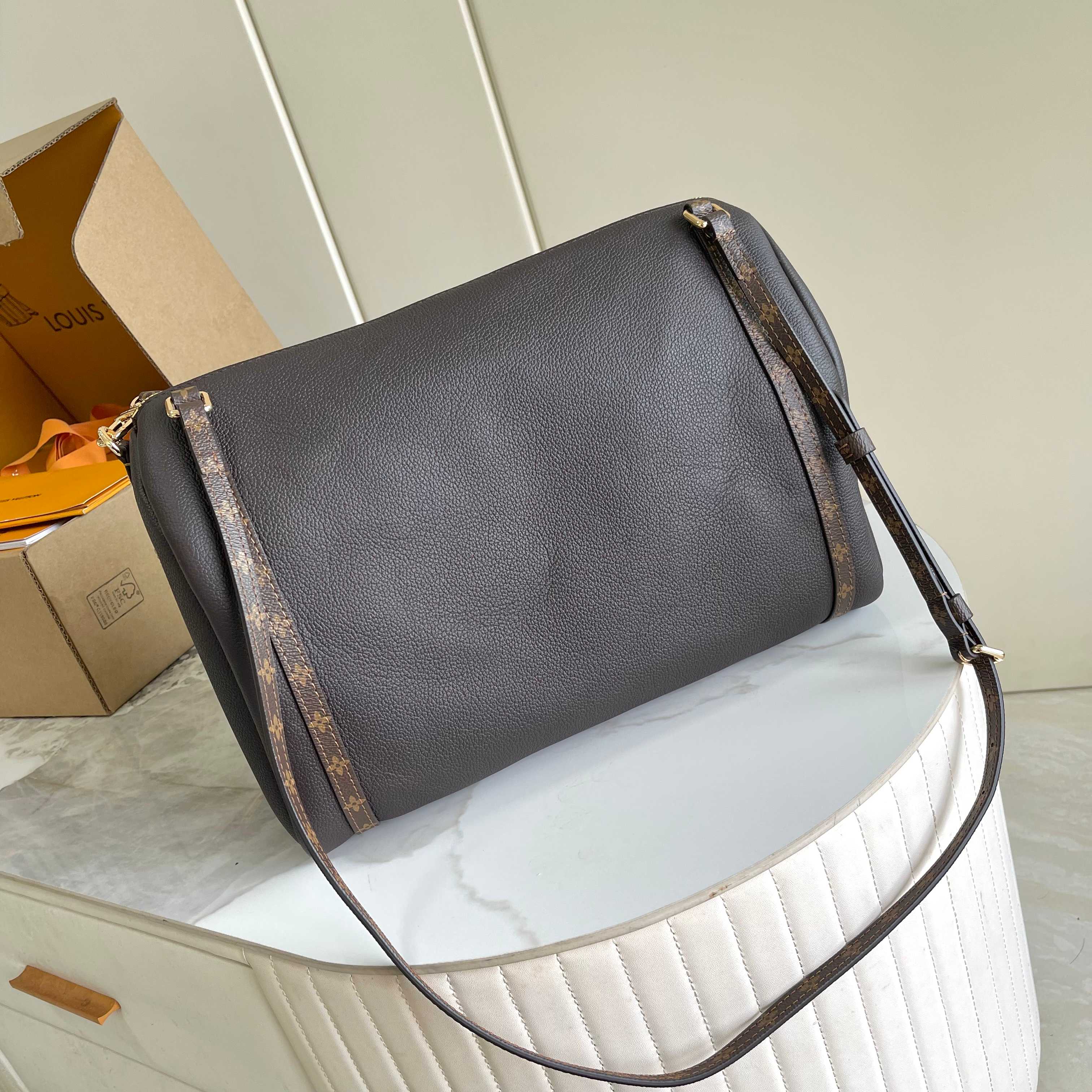 [TOP] Louis Vuitton LV Express Bag 24x18.5x36 cm - Dark Brown