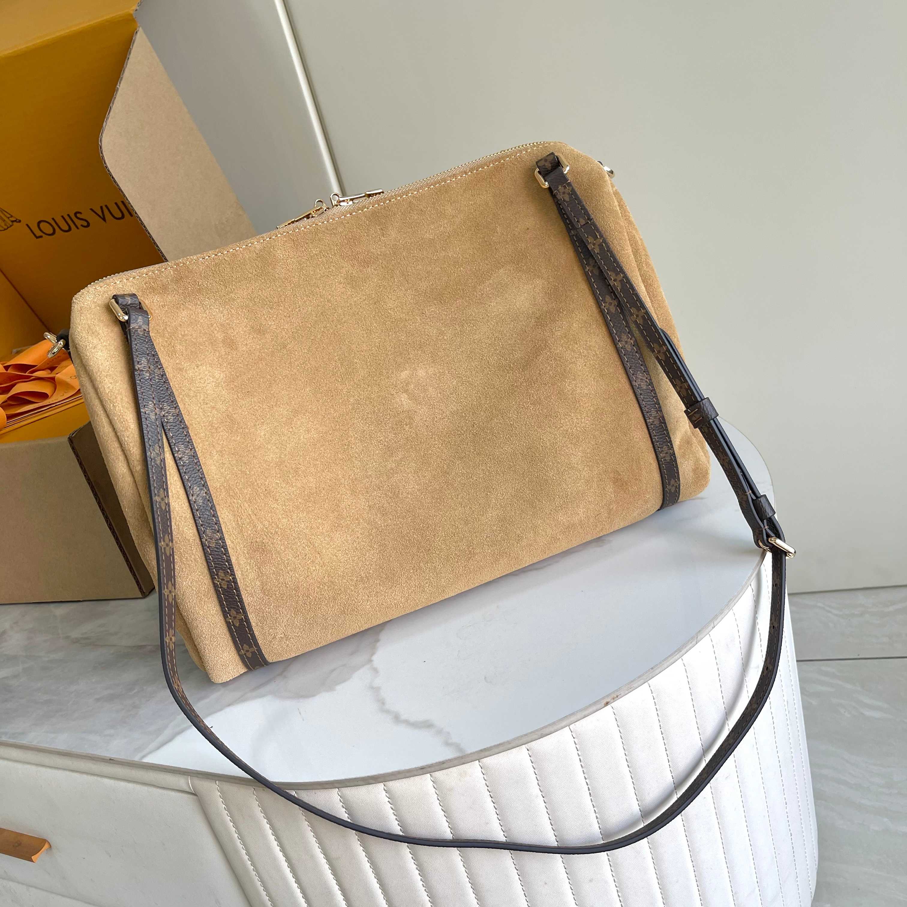 [TOP] Louis Vuitton LV Express Bag 24x18.5x36 cm - Brown