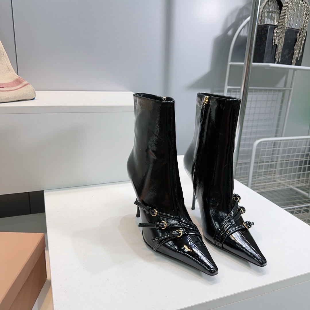 [TOP] Miu Miu Leather Boots - Black