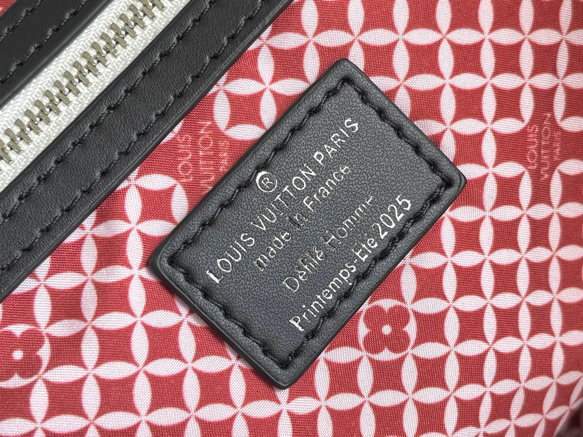 [TOP] Louis Vuitton LV  Keepall Bandoulière 50  Bag 50x29 x23cm - White