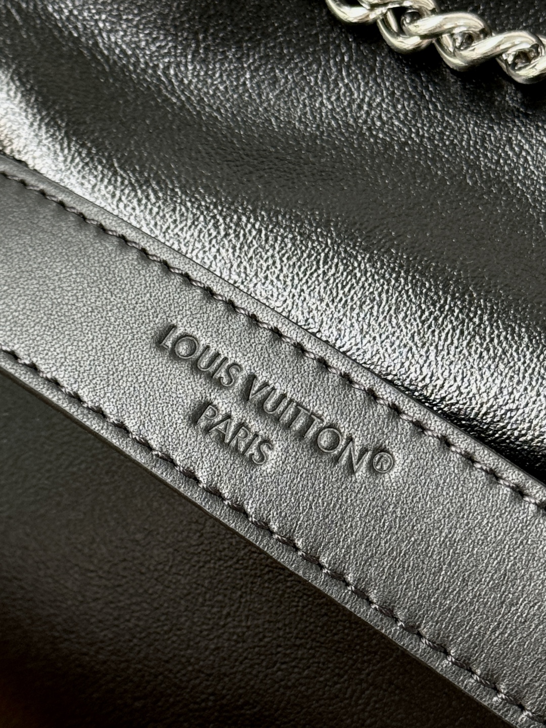 [TOP] Louis Vuitton LV OFF DUTY VIBE Bag 33✖️24✖️11.5cm - Black